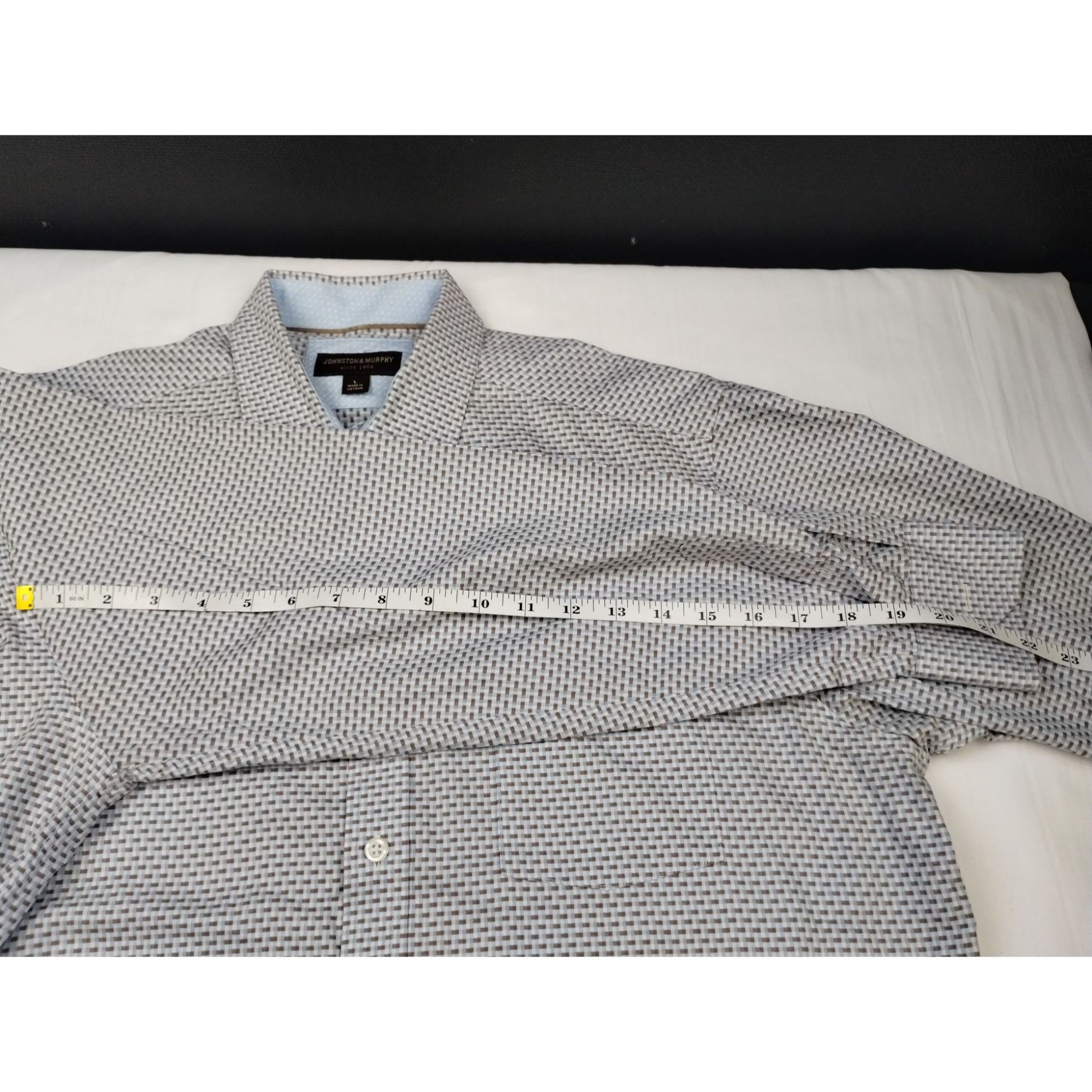 Johnston & Murphy Johnston & Murphy Men's Blue Shirt/Button Up Size L SKU 3990 Size US L / EU 52-54 / 3 - 9 Thumbnail
