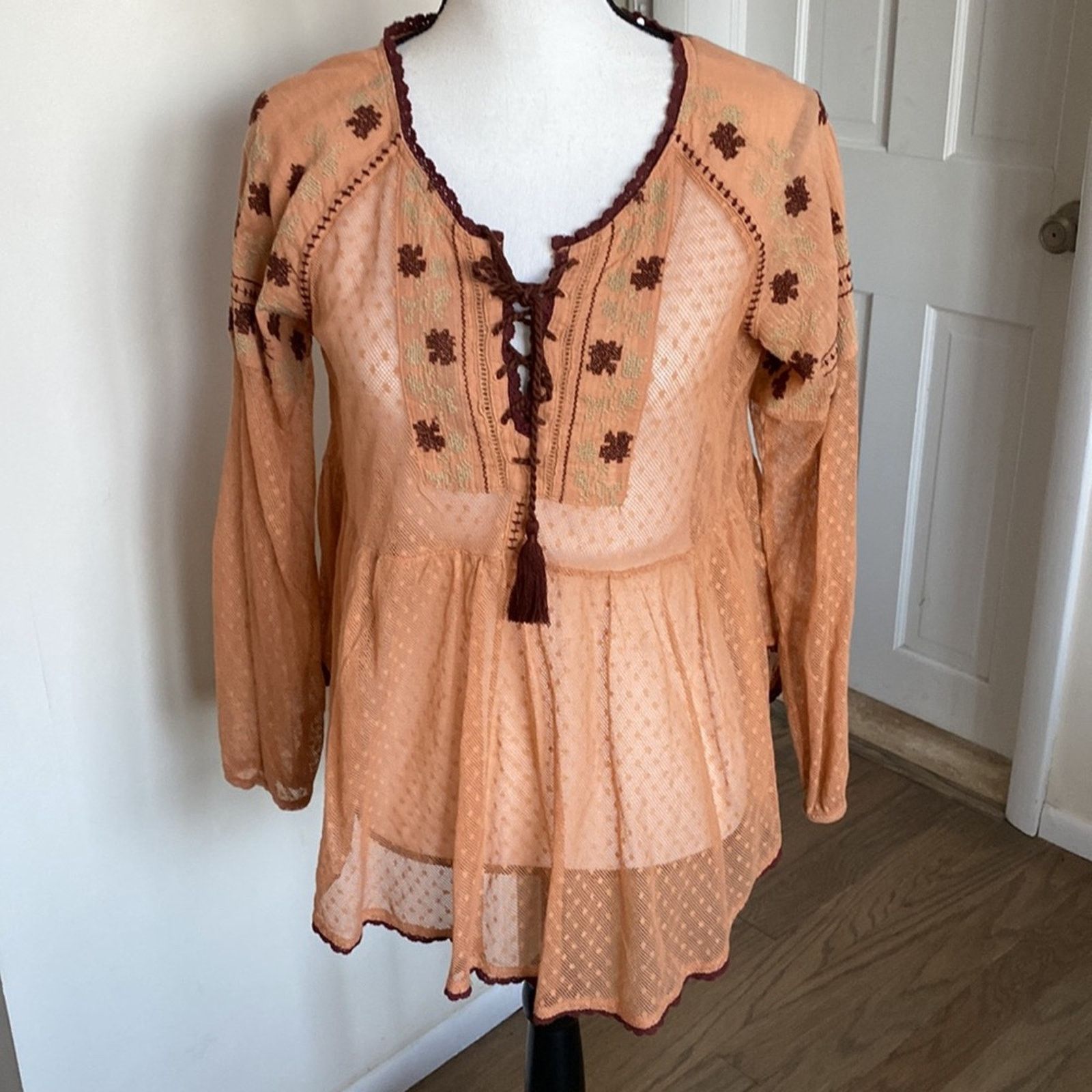 Free People Free People Sheer Mesh Embroidered Peasant Top Size S/P Size S / US 4 / IT 40 - 2 Thumbnail