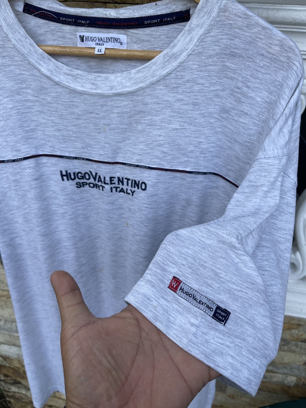 Hugo Last Drop🔥Rare🔥Vtg Hugo Valentino Sport Italy Spell Out Tee Size US XL / EU 56 / 4 - 1 Thumbnail