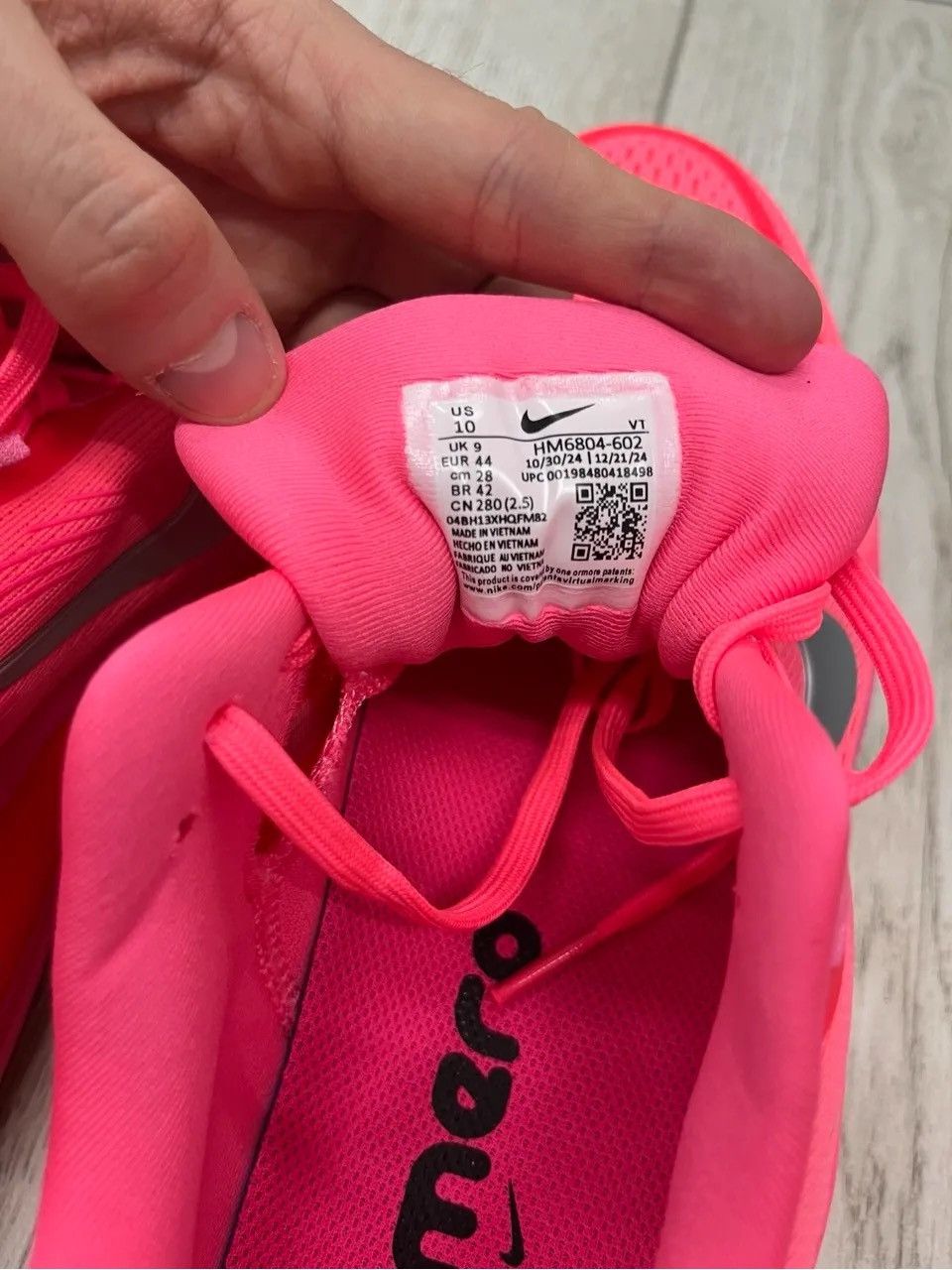 Nike Nike Zoom Vomero 18 Size US 10 / EU 43 - 3 Thumbnail