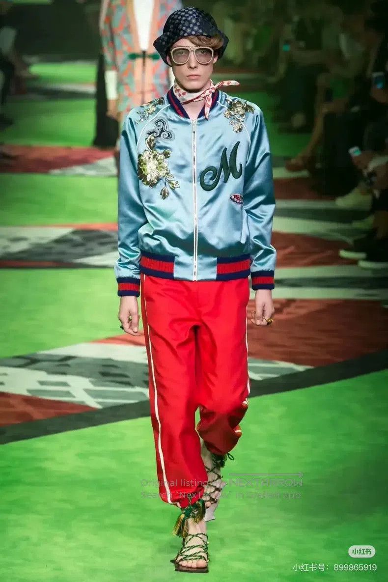 Gucci Gucci Size60 Heavy industry gold thread flower and bird emb Size US XXL / EU 58 / 5 - 2 Thumbnail