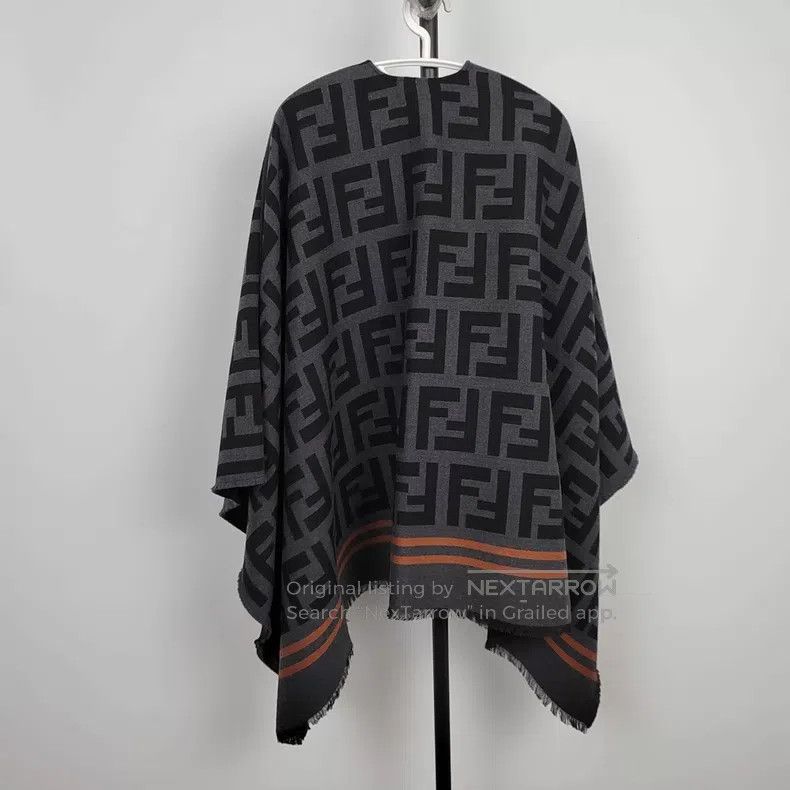 Fendi Fendi size 140*140cm Fully Printed Cape Size ONE SIZE - 2 Thumbnail