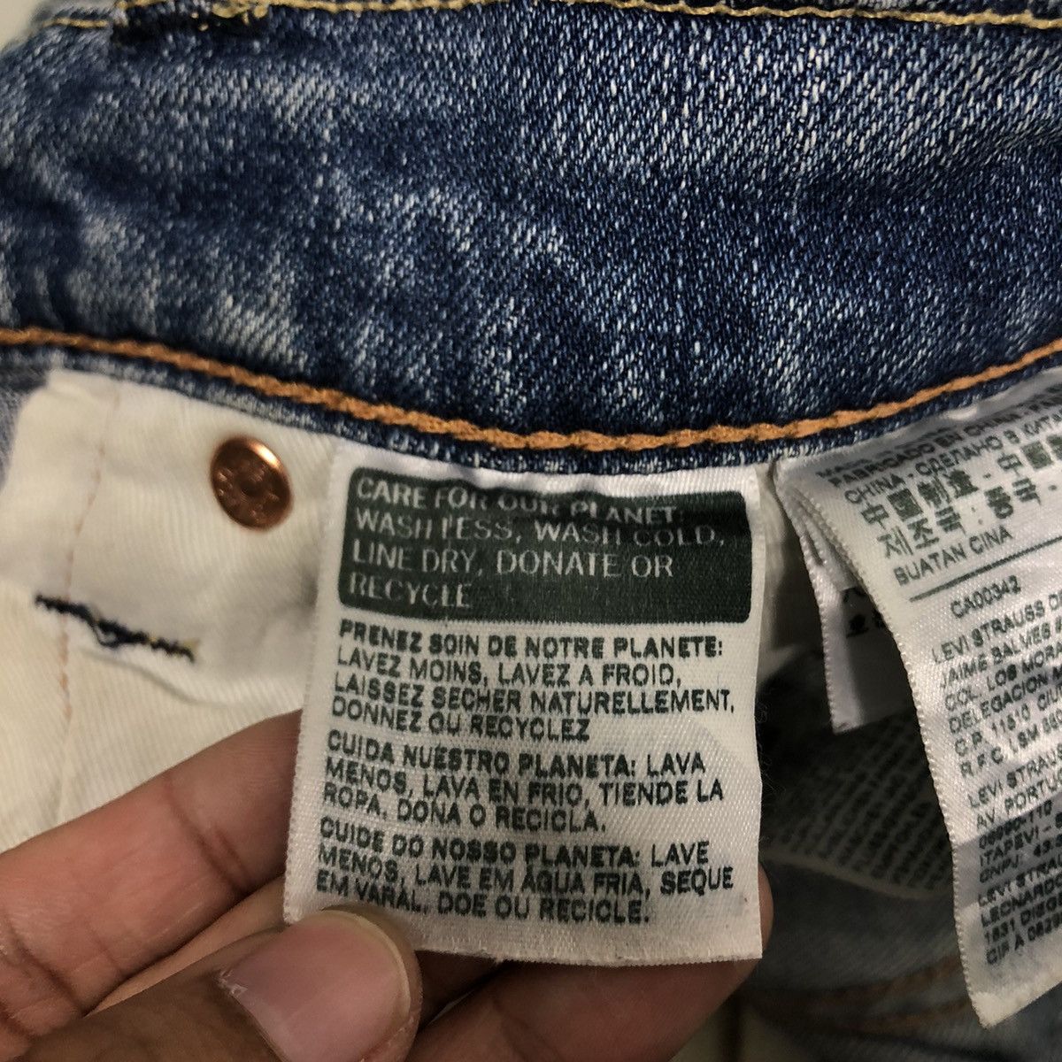 Levi's 🔥90’s Vintage Levi’s Distressed Denim Jeans Size US 32 / EU 48 - 14 Thumbnail