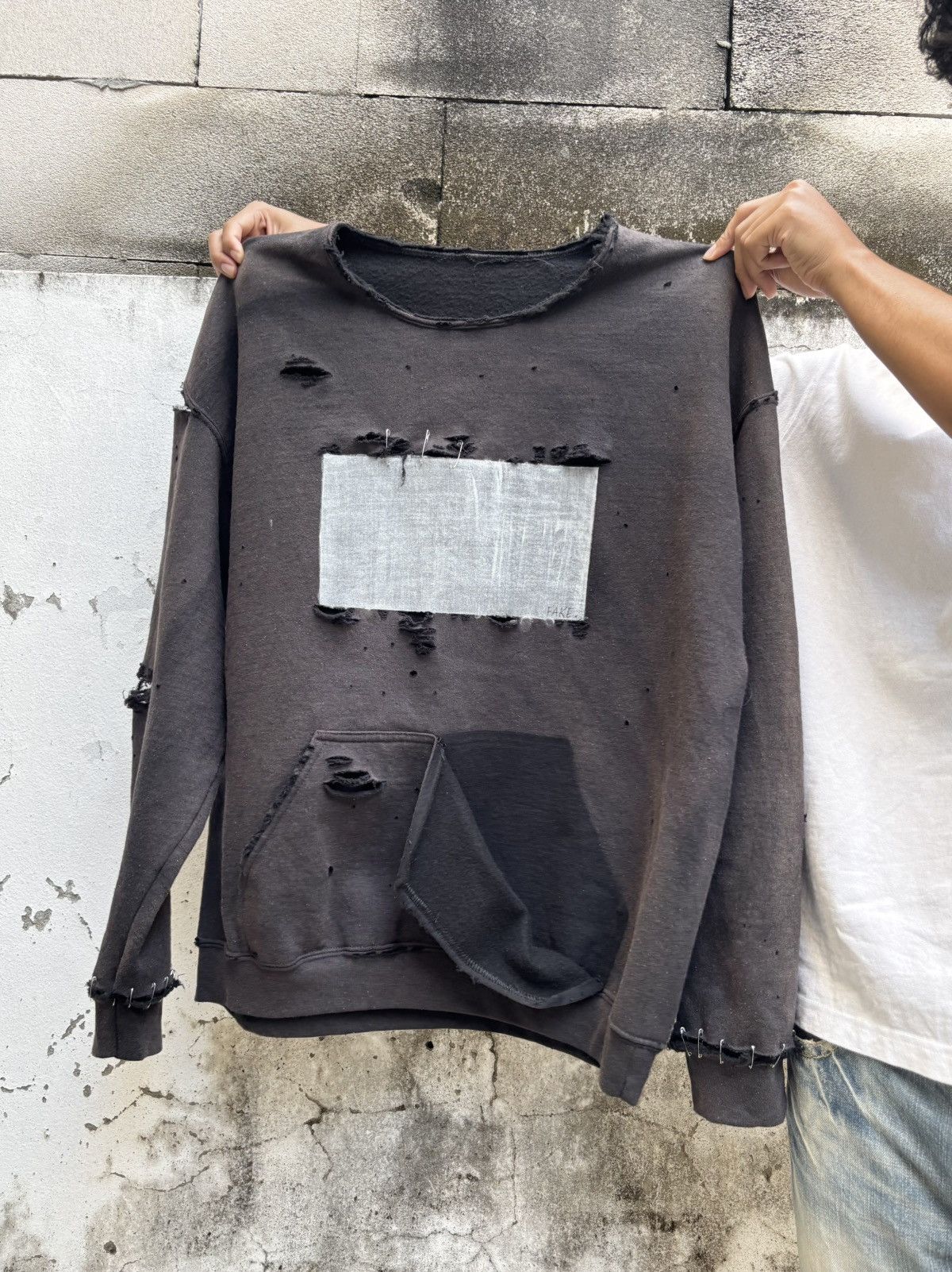 Vintage Thrashed Distressed Faded Sweatshirt ERD Grunge Size US L / EU 52-54 / 3 - 1 Thumbnail