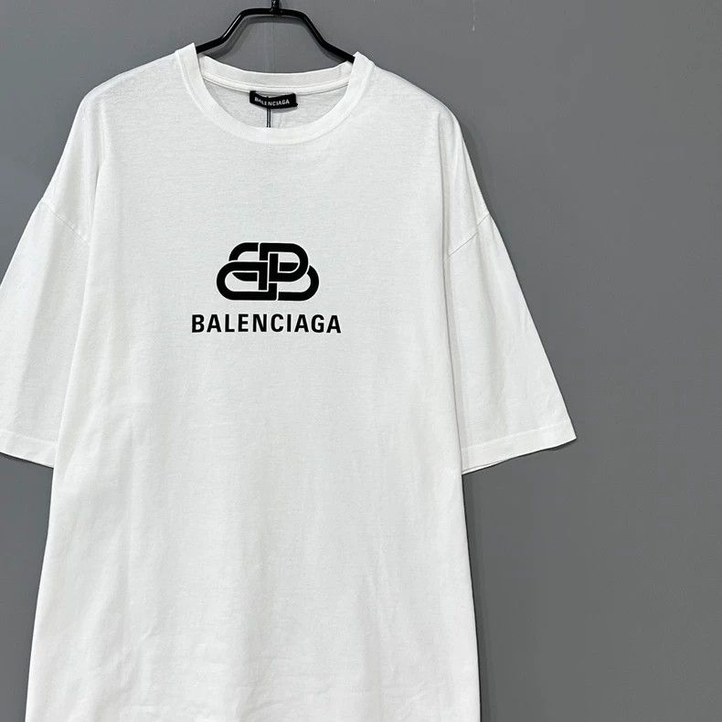 Balenciaga Balenciaga White buckle short-sleeve Size US S / EU 44-46 / 1 - 2 Thumbnail