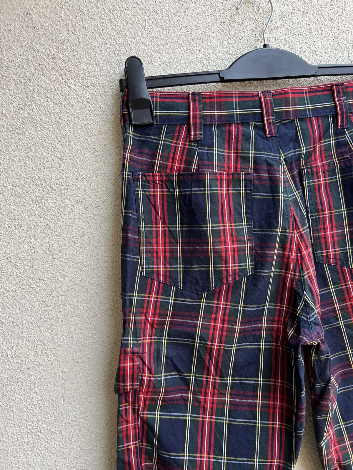Vintage Vintage 2000s Boys Batsu Tartan Bondage 3 Quarter Pant Size US 29 - 14 Thumbnail