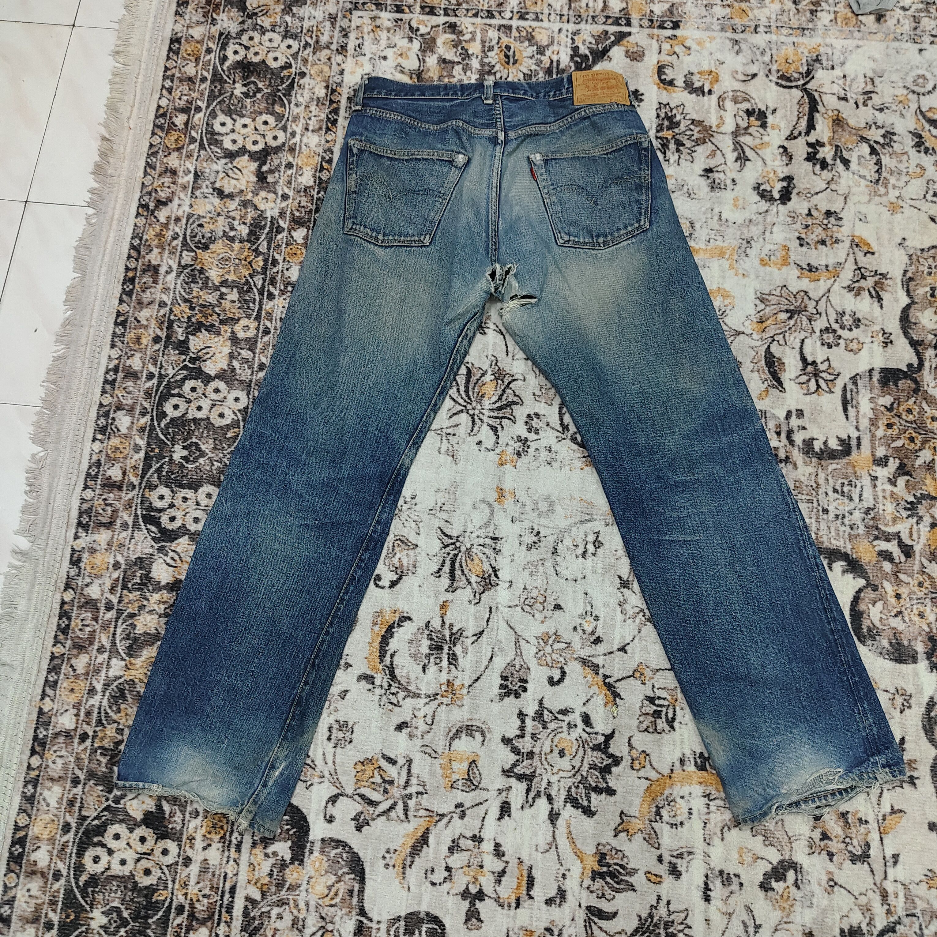 Levi's Vintage 90s Levi's 501xx Big E Distressed Selvedge Jean Size US 32 / EU 48 - 8 Thumbnail