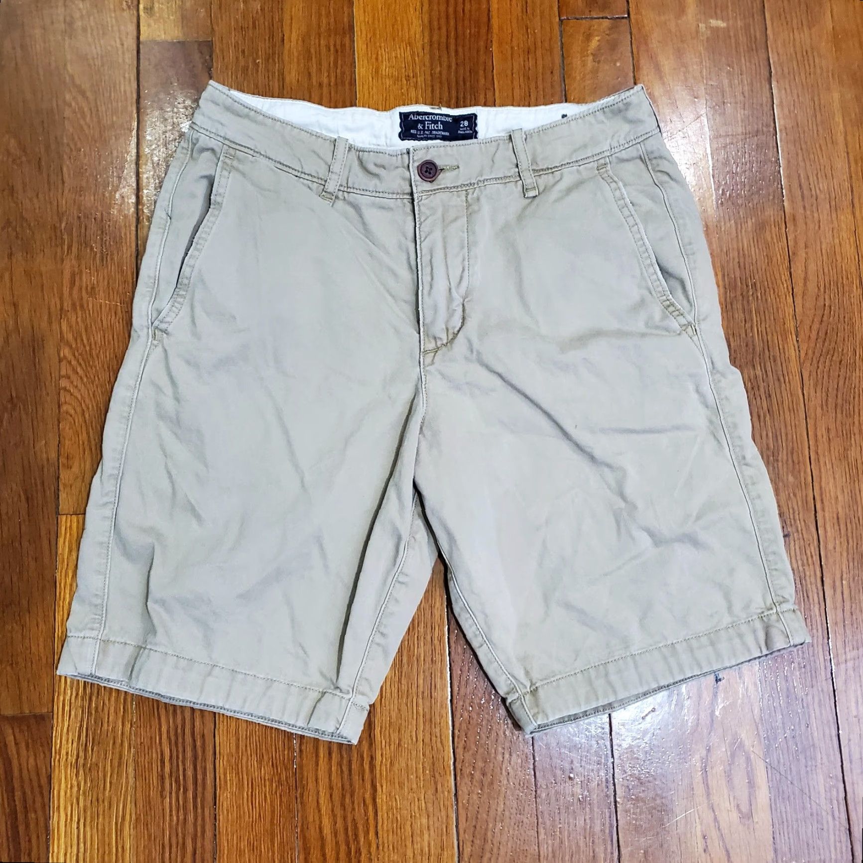 Abercrombie & Fitch Abercrombie & Fitch Shorts Mens 28 Beige Chino Flat Front 10 Inch Inseam Casual Size US 28 / EU 44 - 3 Thumbnail