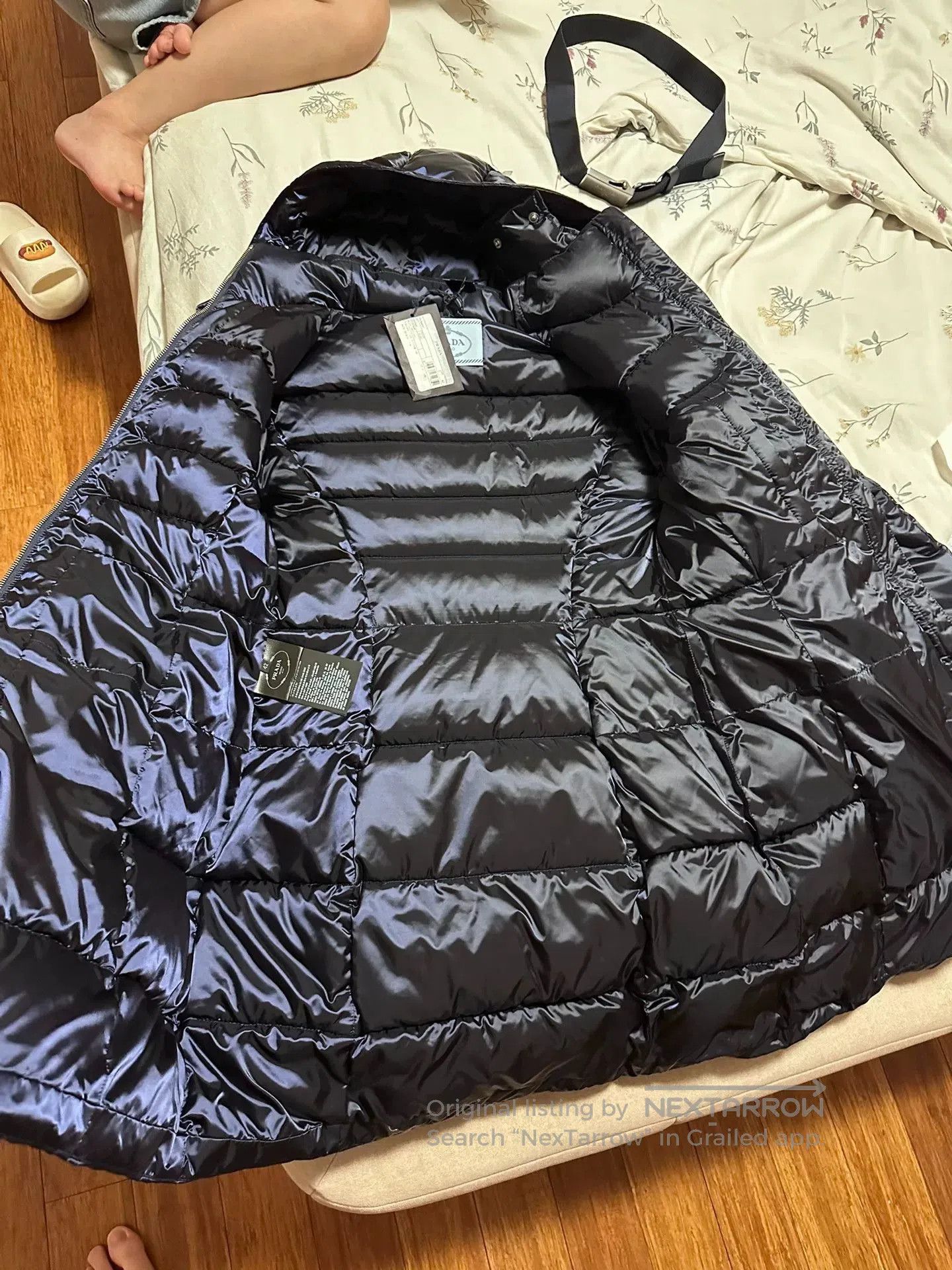 Prada Prada Women's Detachable Hat Down Jacket. Size M / US 6-8 / IT 42-44 - 7 Thumbnail