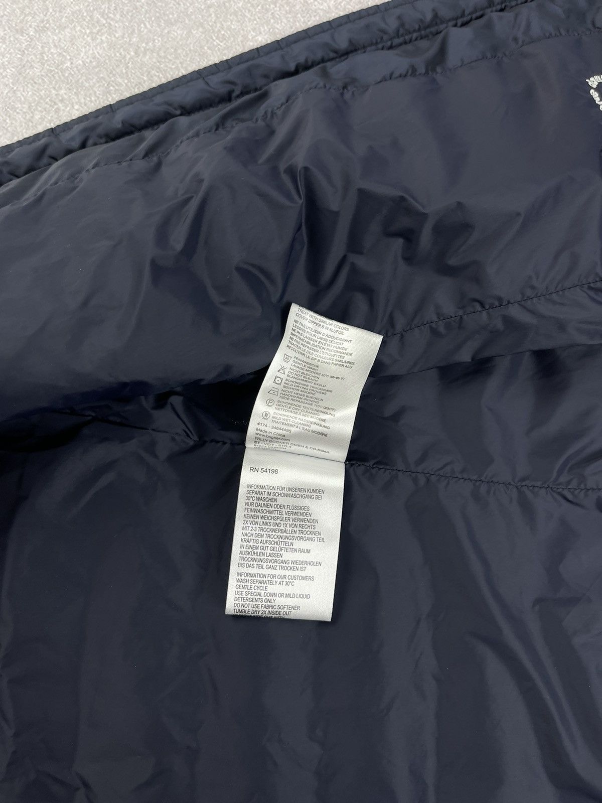 Bogner Womens Bogner Duck Down Vest Navy Size US 10 Size L / US 10 / IT 46 - 11 Thumbnail