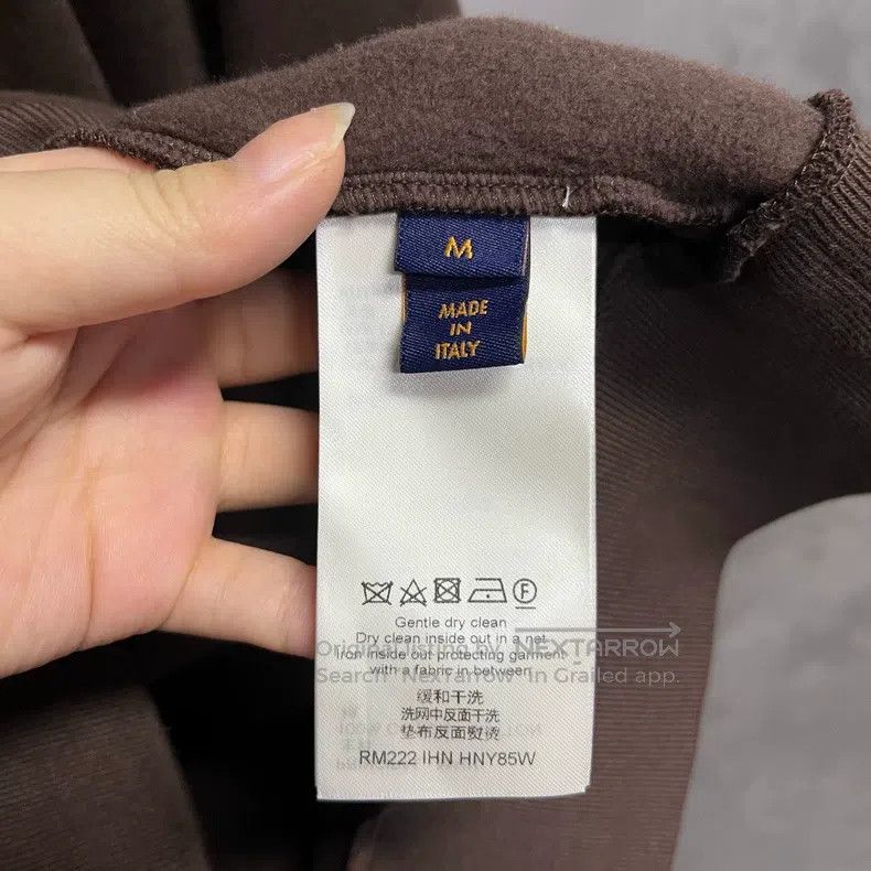 Louis Vuitton Louis Vuitton Brown Logo cartoon drawstring hooded long-sl Size US M / EU 48-50 / 2 - 2 Thumbnail