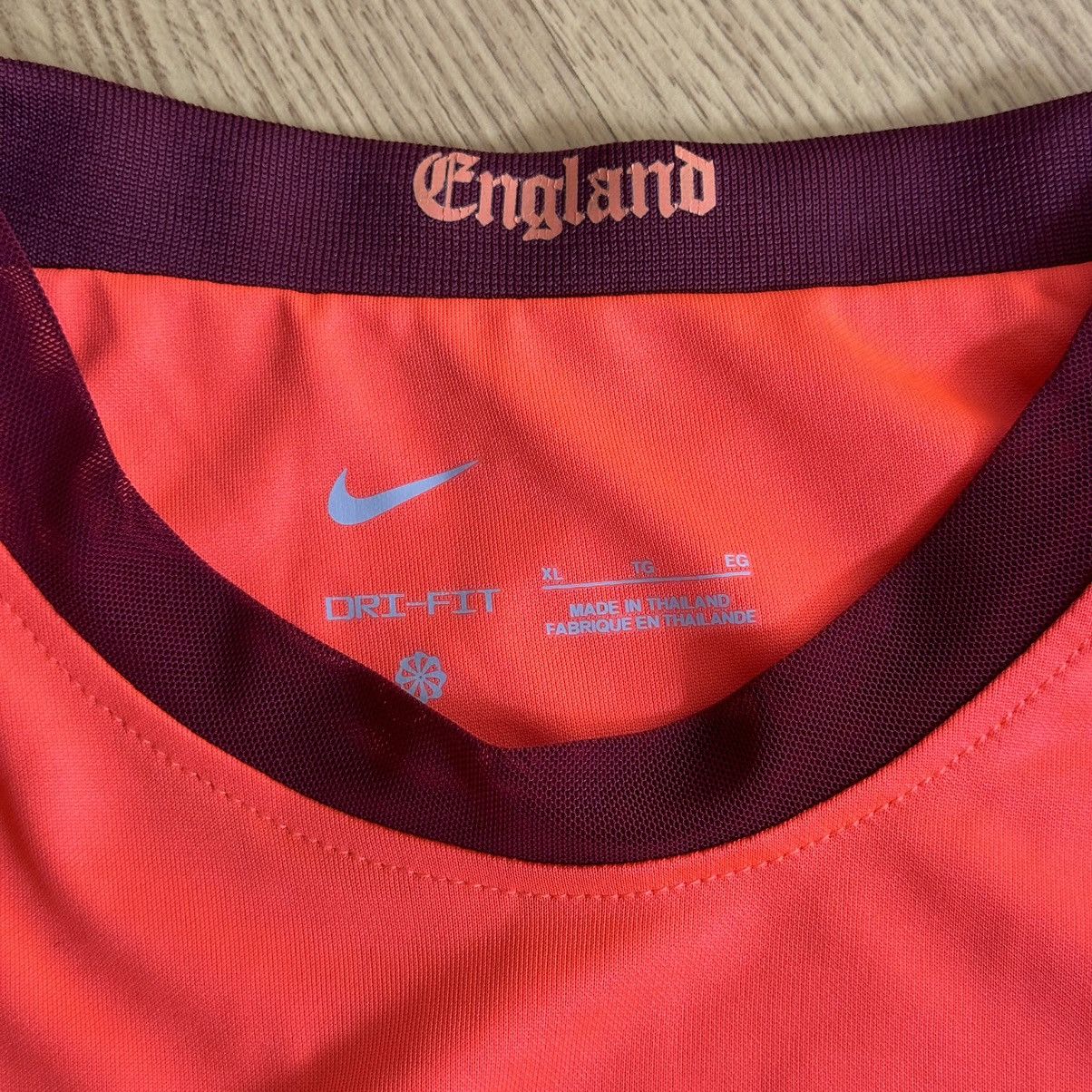 Nike ENGLAND NATIONAL TEAM 2022 FOOTBALL SHIRT JERSEY NIKE Size US XL / EU 56 / 4 - 4 Thumbnail