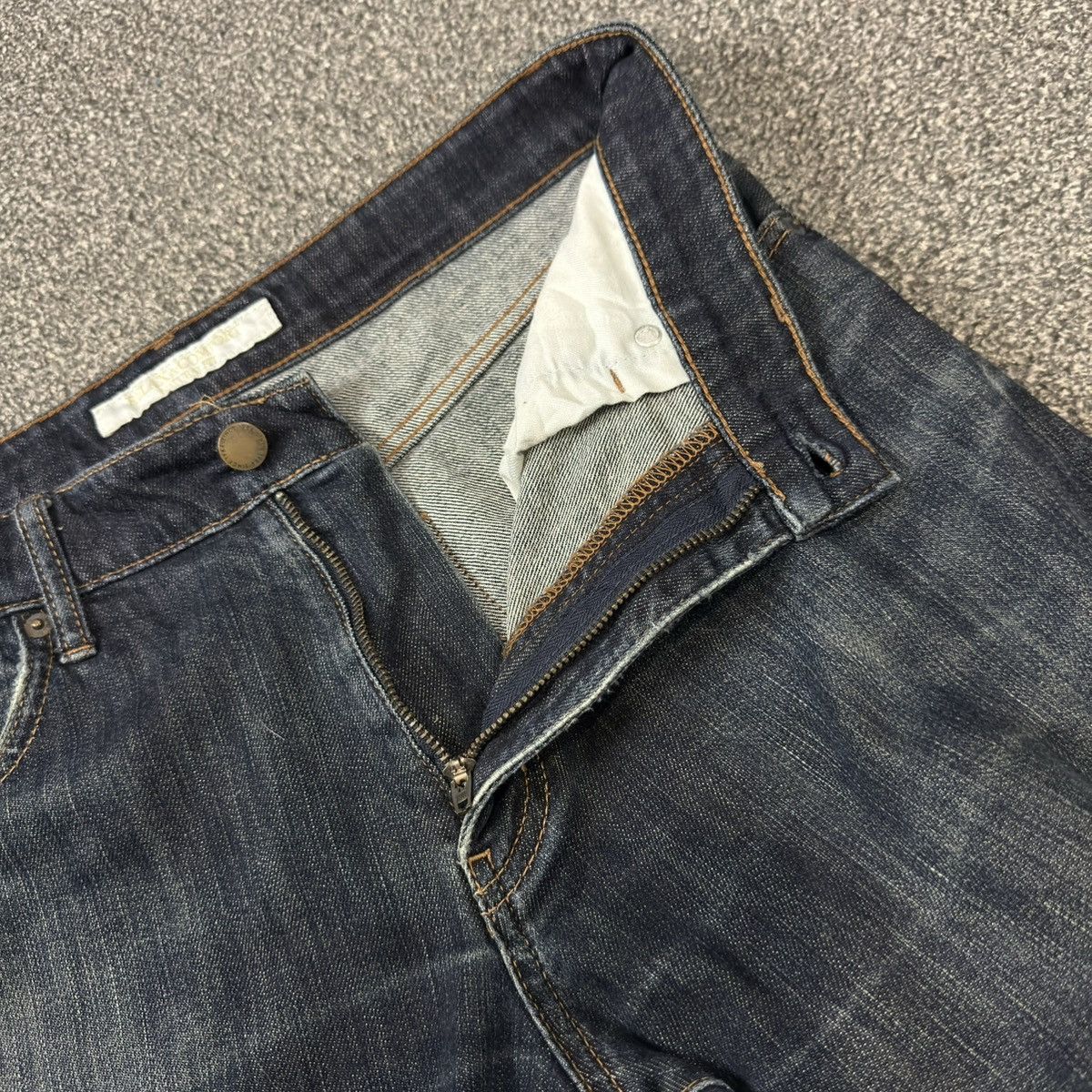 Undercover × Uniqlo Vintage Japanese Uniqlo Distressed Denim Archive Streetwear Size US 31 - 14 Thumbnail