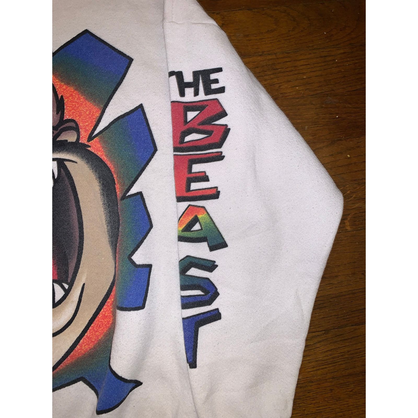 Vintage Vintage Looney Tunes Taz Sweater White L/M Size US L / EU 52-54 / 3 - 6 Thumbnail