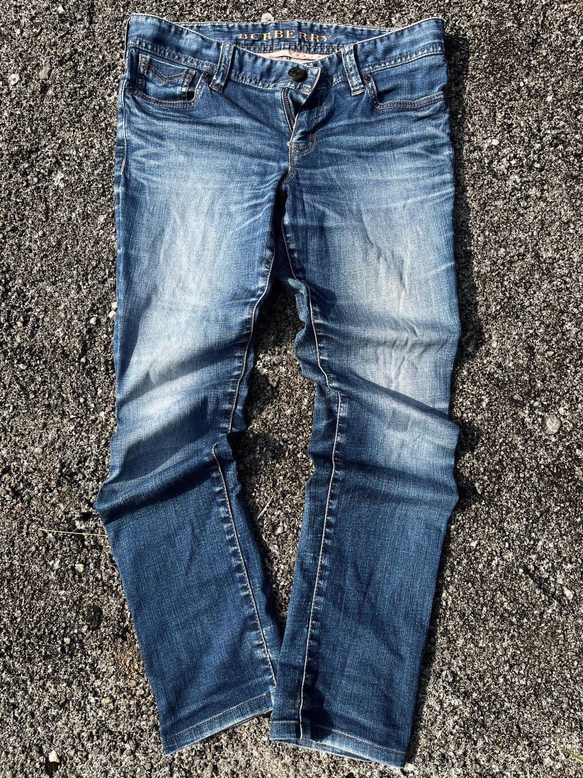 Need Gone 💥‼️ Vintage Burberry slimfit jeans