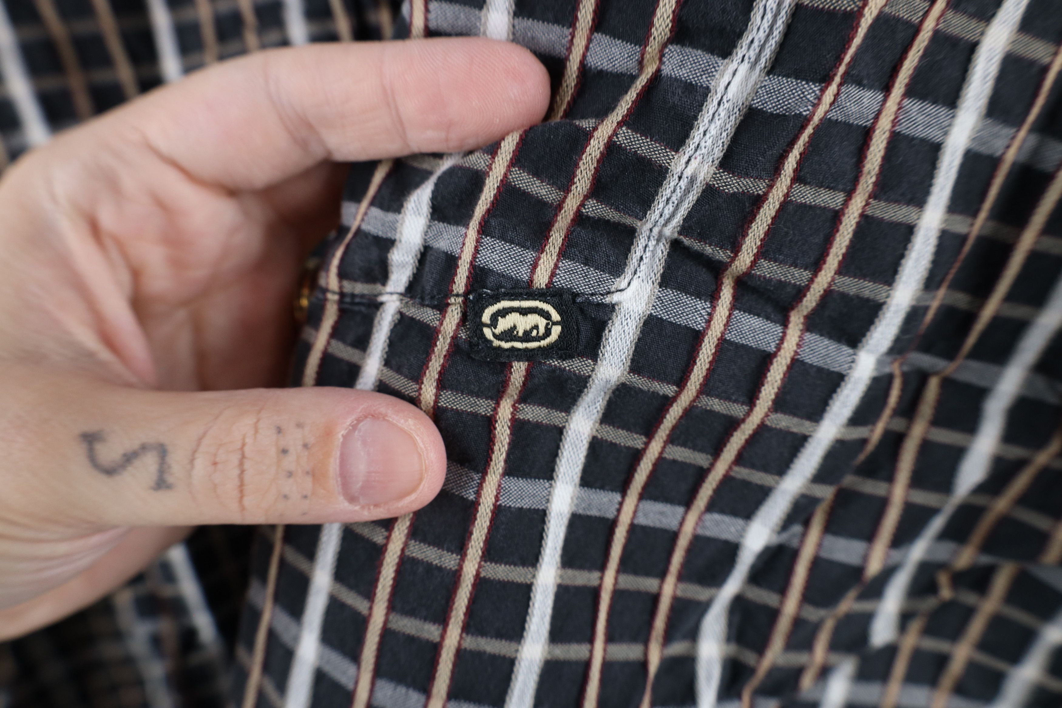 Ecko Unltd. × Vintage Vintage Ecko Fit Short Sleeve Collared Button Shirt Plaid Size US XL / EU 56 / 4 - 6 Thumbnail