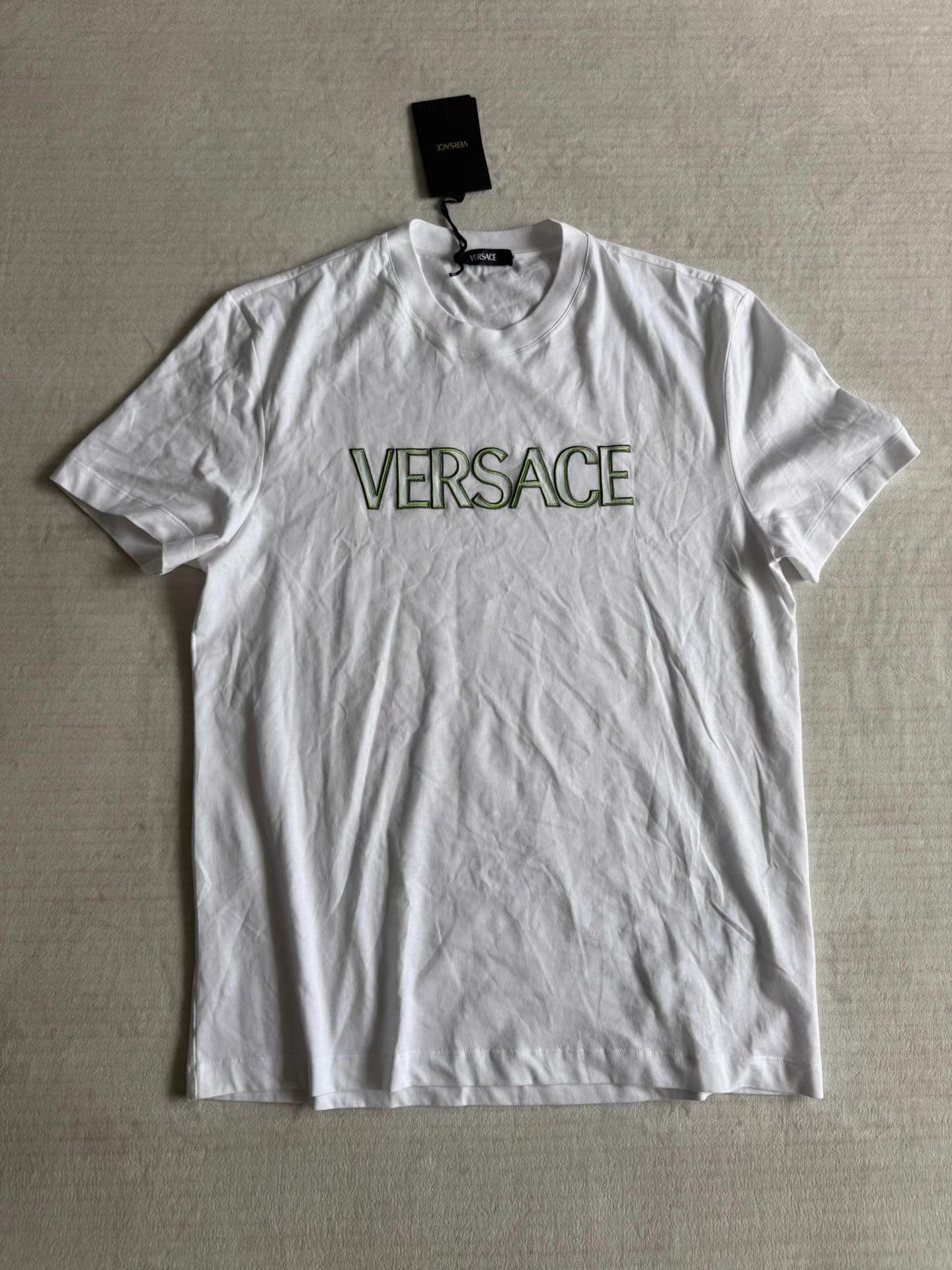 Versace Versace Men's T-shirt with Letter Embroidery Ｑ23 Size US L / EU 52-54 / 3 - 1 Thumbnail