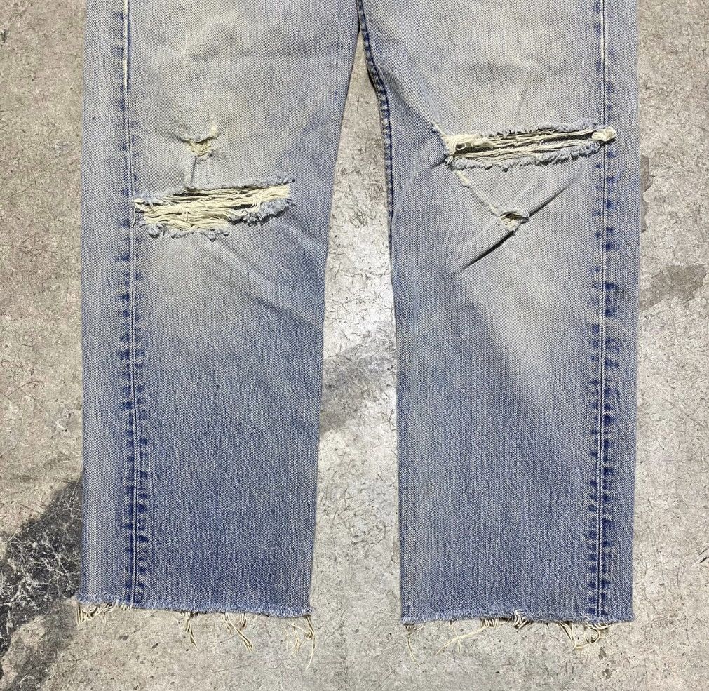 Levi's × Vintage 1990s Levi 501 Light Wash Size US 28 / EU 44 - 2 Thumbnail