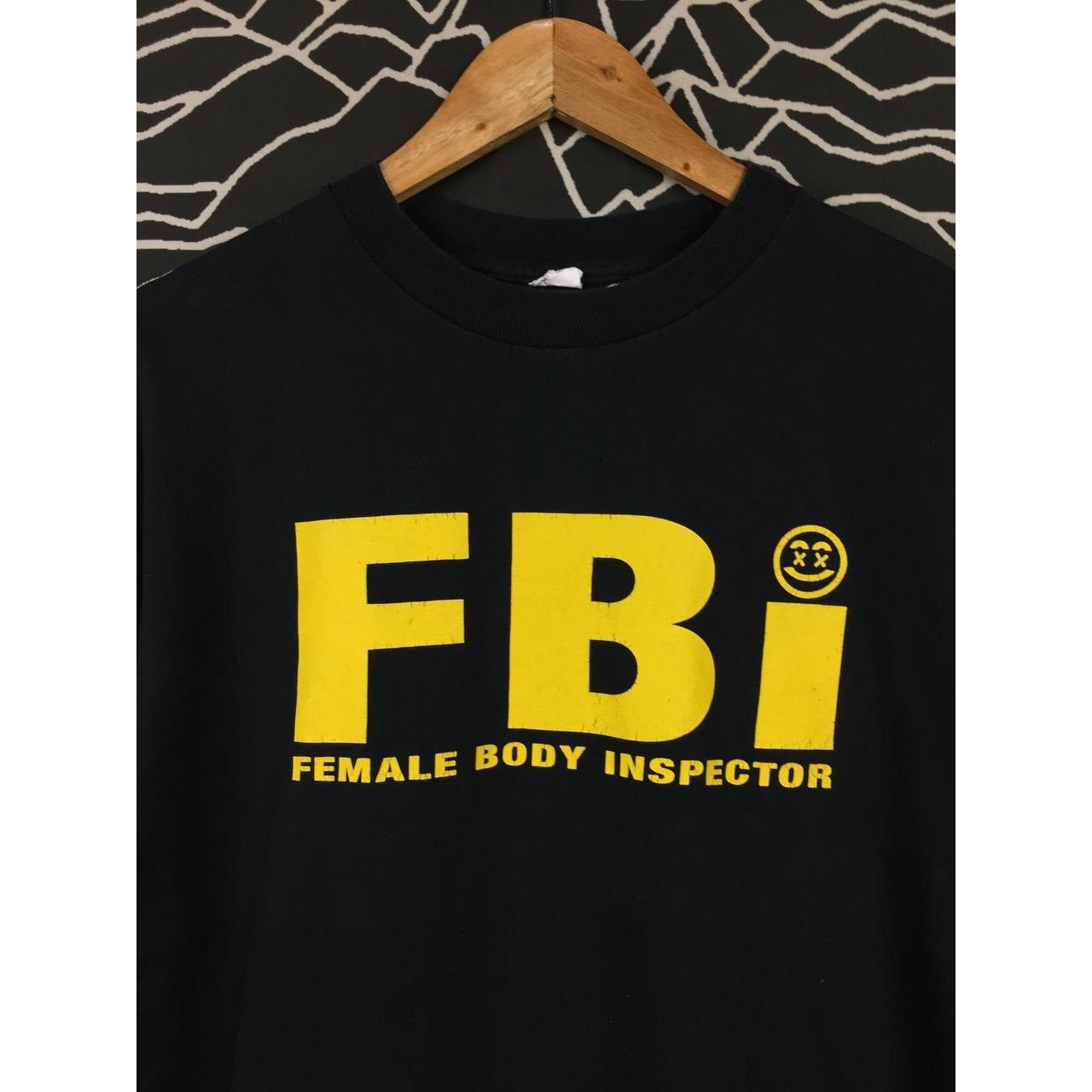 Vintage Vtg Y2K FBI Female Body Inspector Parody Tee Size M Size US M / EU 48-50 / 2 - 3 Thumbnail