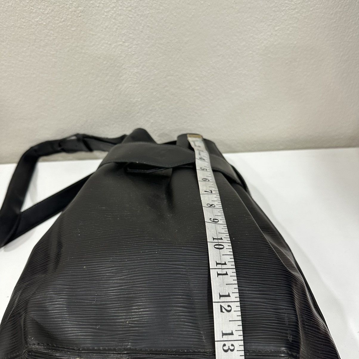 Louis Vuitton LOUIS VUITTON SAC D EPAULE BLACK EPI LEATHER SHOULDER BAG Size ONE SIZE - 7 Thumbnail