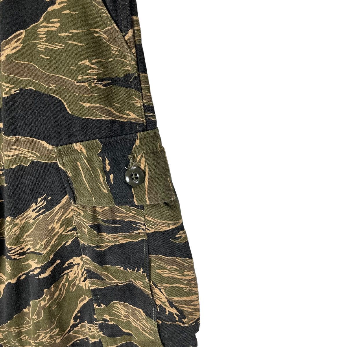 Buzz Rickson's ⚡️BUZZ RICKSONS TIGER STRIPES HALF CARGO PANTS Size US 32 / EU 48 - 4 Thumbnail