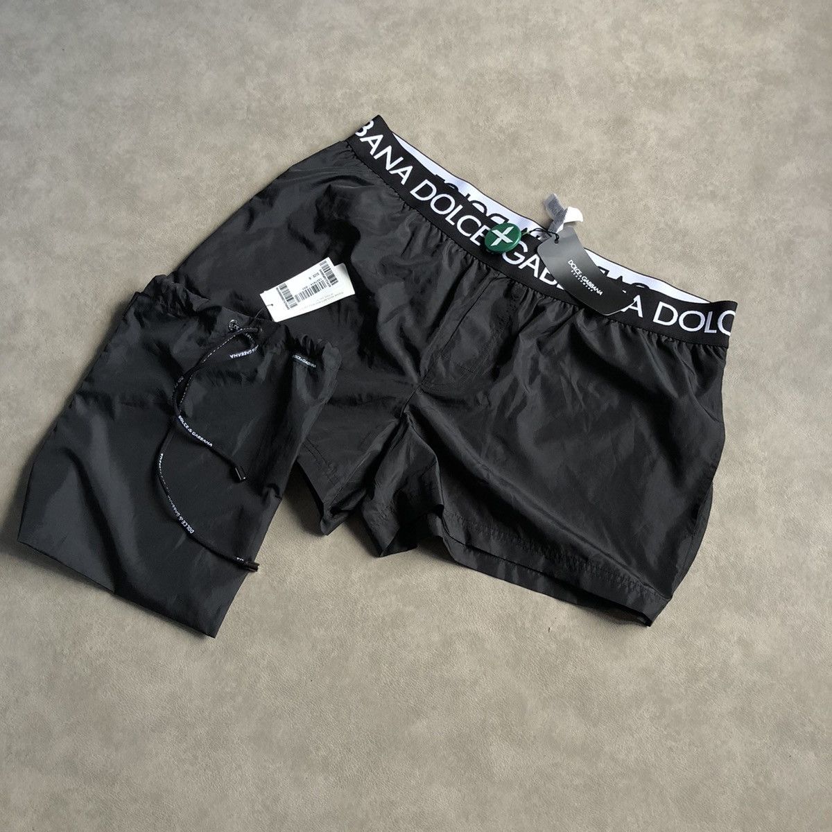 Dolce & Gabbana DOLCE & GABBANA LOGO SWIM SHORTS Size US 36 / EU 52 - 6 Thumbnail