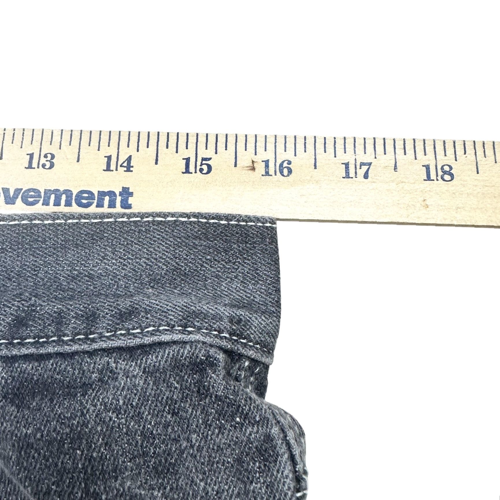 Avirex Avirex Denim Shorts Mens 32 Gray Wash 5-Pocket Bermuda Streetwear Waist 32 Inseam 12 Flat Front Cotton Denim Casual Relaxed Pockets Mens Size US 32 / EU 48 - 6 Thumbnail