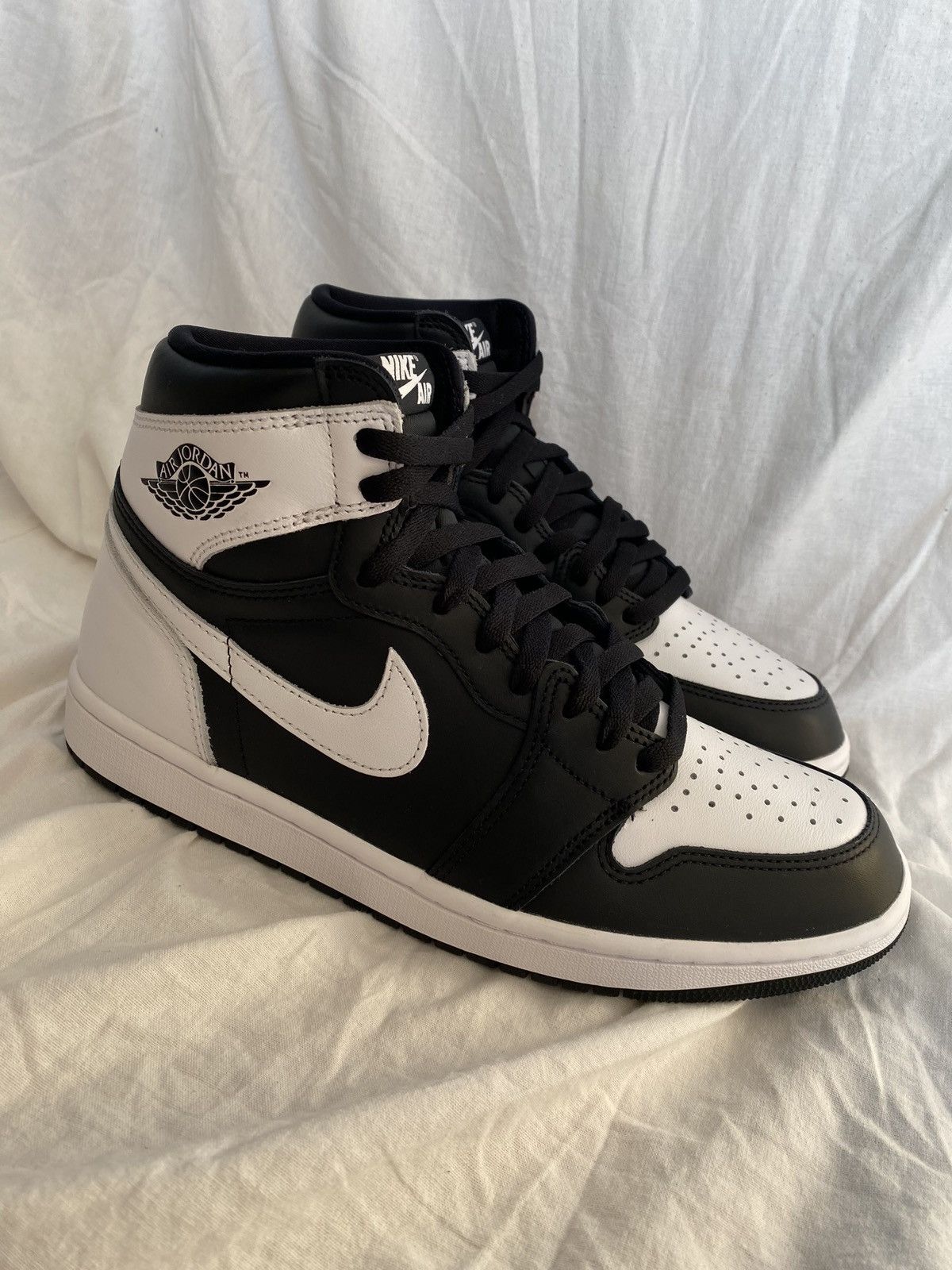 Jordan Brand Nike Air Jordan One Black and White Size US 10 / EU 43 - 1 Thumbnail