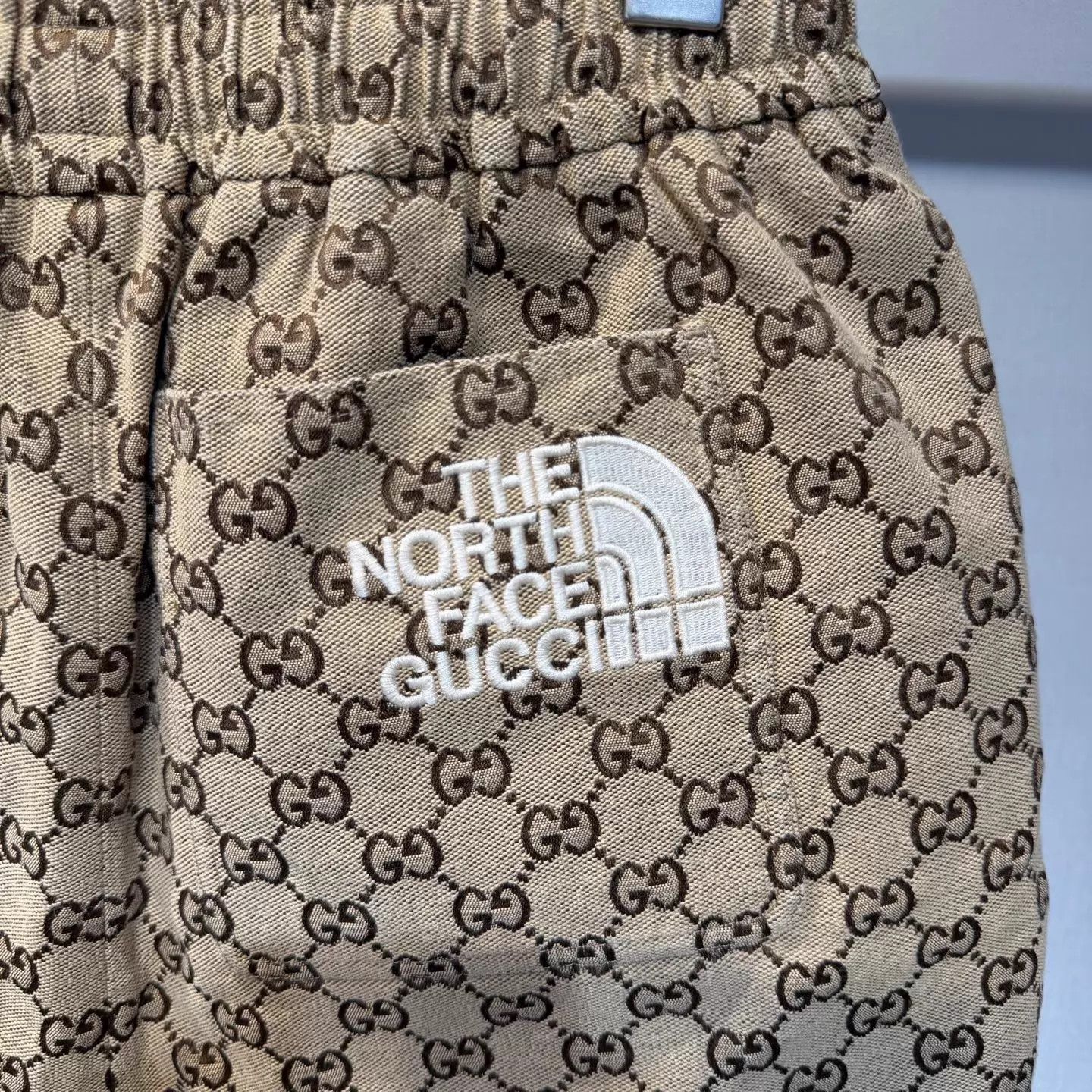 Gucci Gucci x TNF GG Supreme all over print shorts XS 99new Size US 28 / EU 44 - 5 Thumbnail