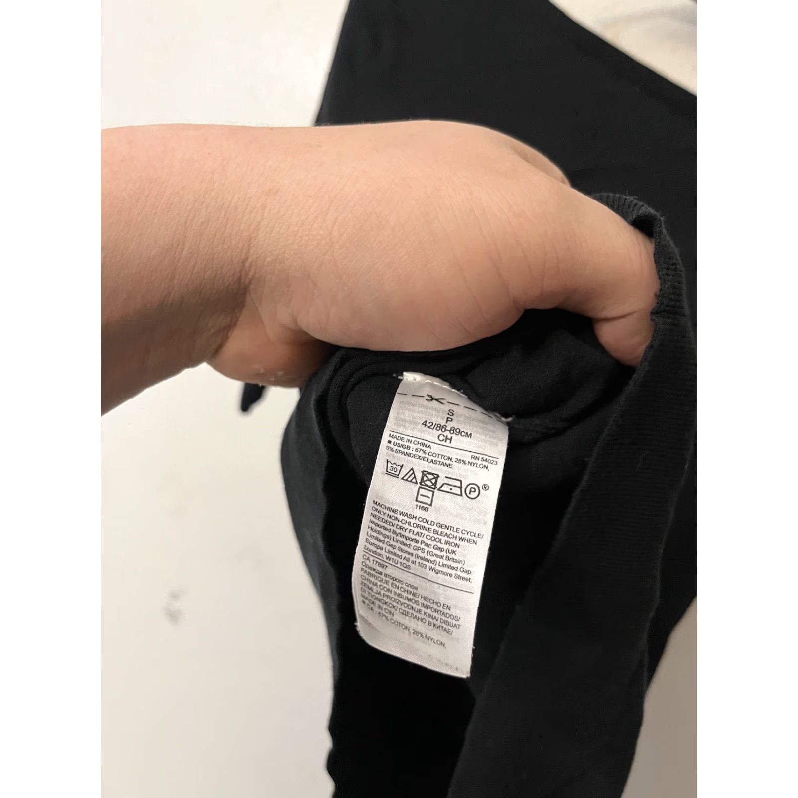 Banana Republic Banana Republic Womens Black Solid Short Sleeve T-Shirt Small Casual Fit Regular Size S / US 4 / IT 40 - 4 Thumbnail