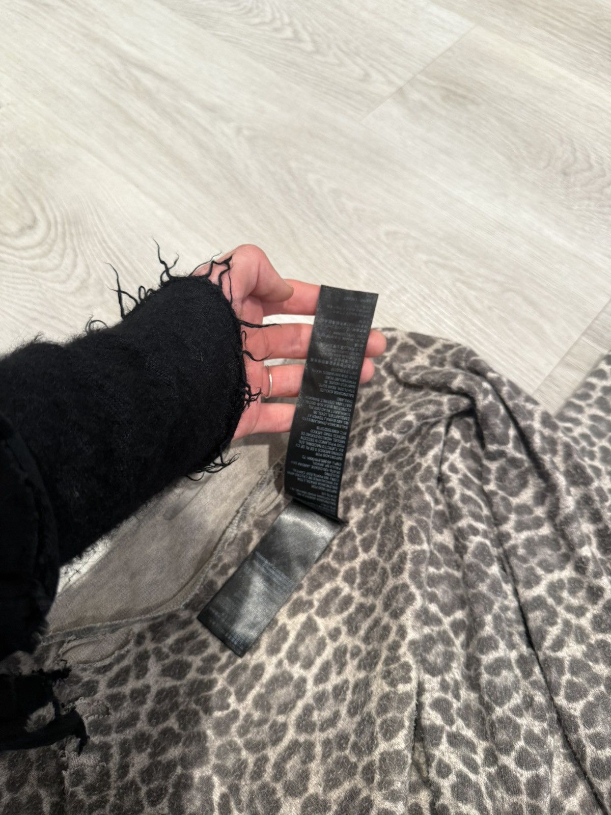 Balenciaga f/w 2024 distressed leopard sweater!! Size US S / EU 44-46 / 1 - 9 Thumbnail