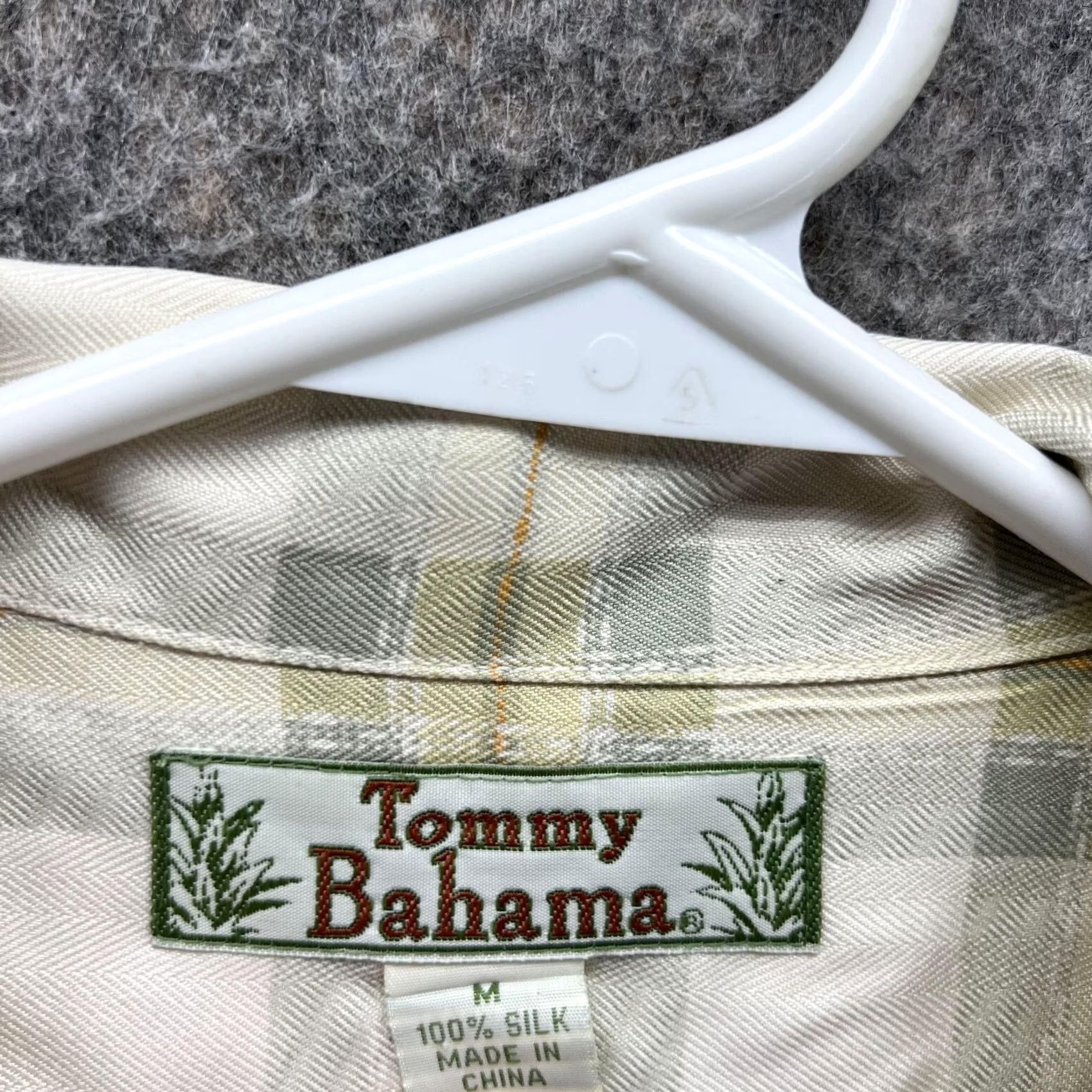Tommy Bahama Tommy Bahama Shirt Men M Beige Silk Button-Up Check Vtg Preppy Glen-Style Short Sleeve, Regular Fit, 46 Chest, Button-Down Collar, All Seasons, China Size US M / EU 48-50 / 2 - 5 Thumbnail