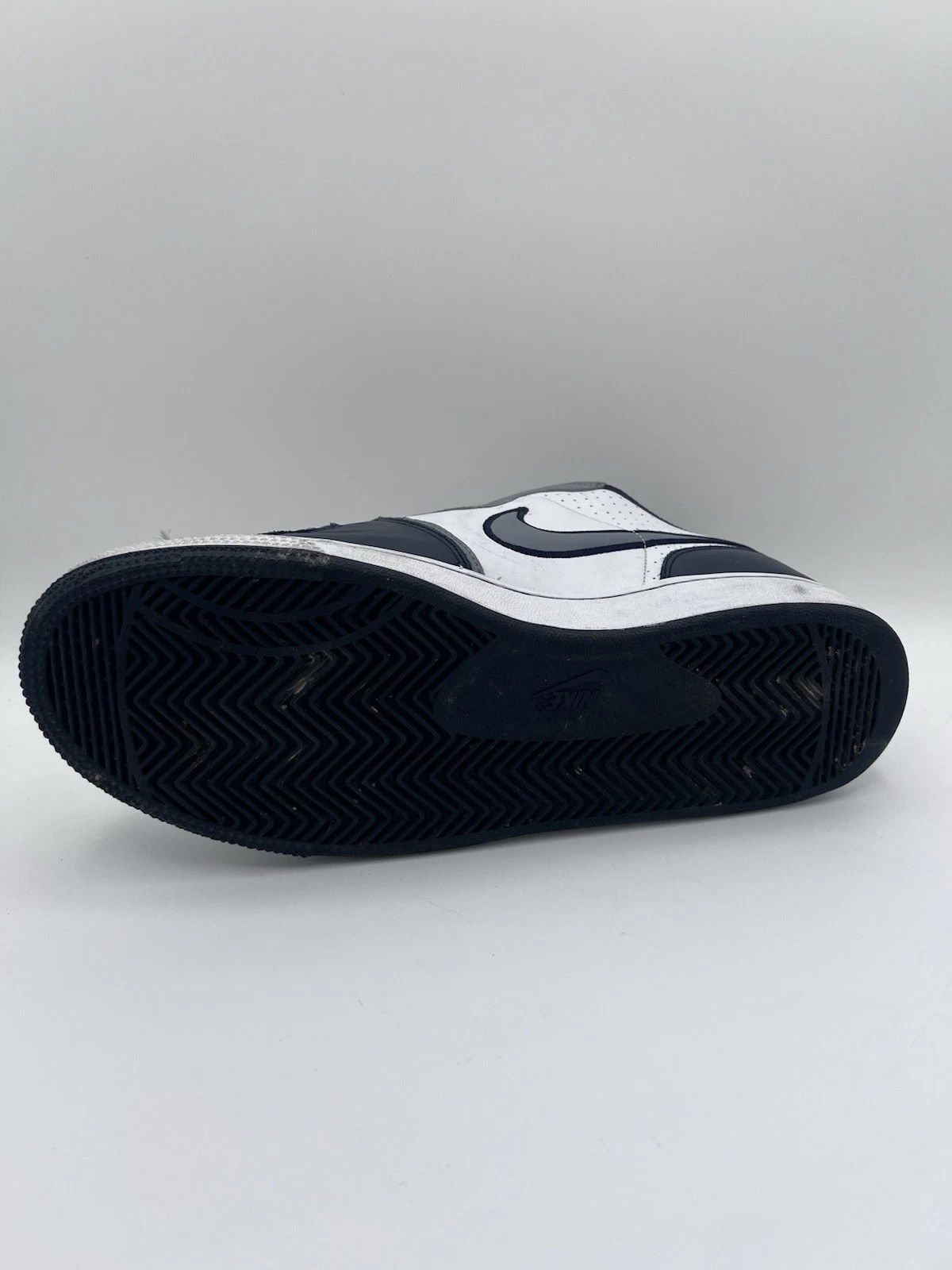 Nike Men's Size 12 US Nike Infiltrator Sneakers 311191-109 Size US 12 / EU 45 - 3 Thumbnail