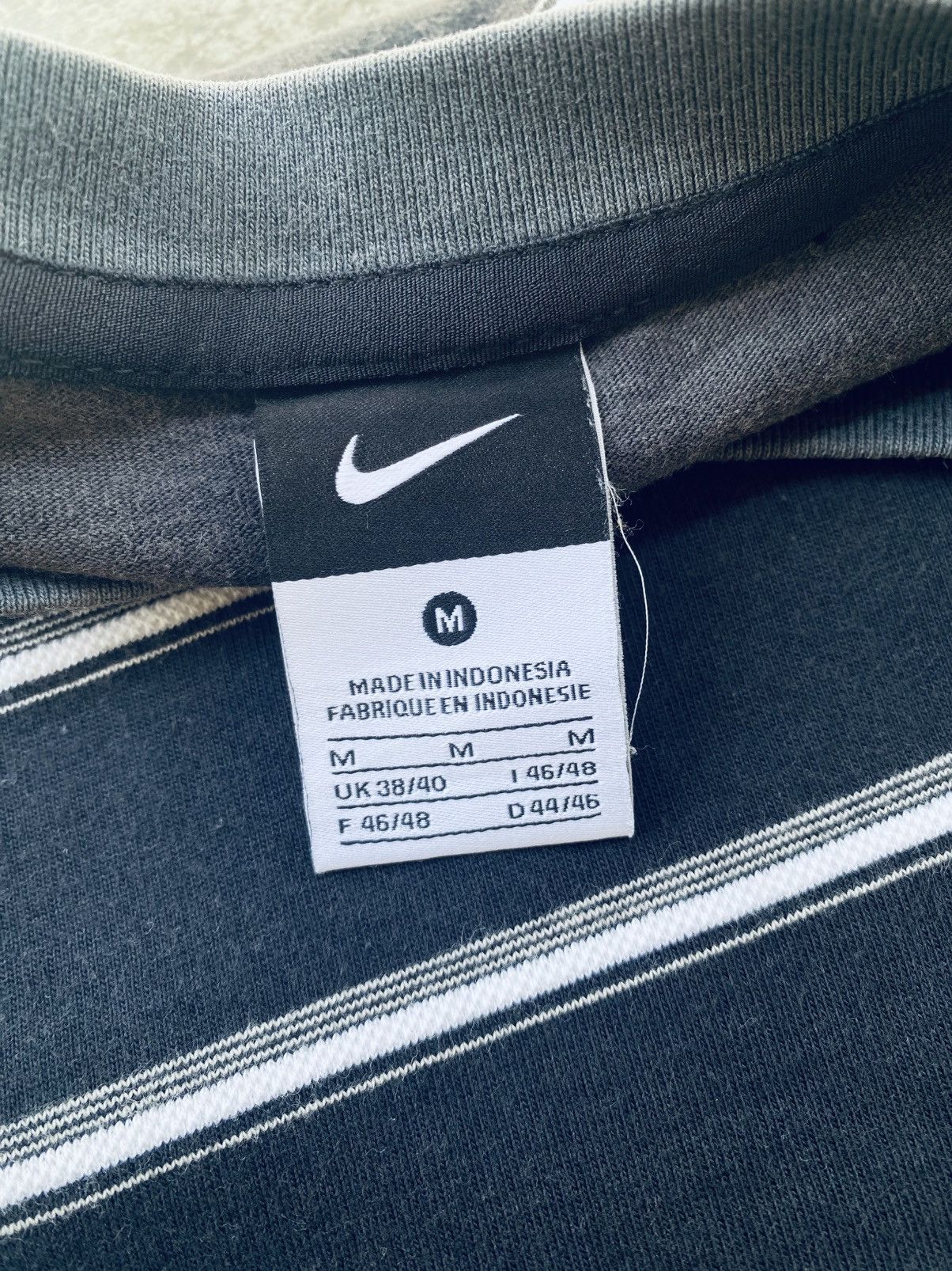 Nike Vintage Y2k Nike Juventus Stripped Faded Tees Size US M / EU 48-50 / 2 - 11 Thumbnail