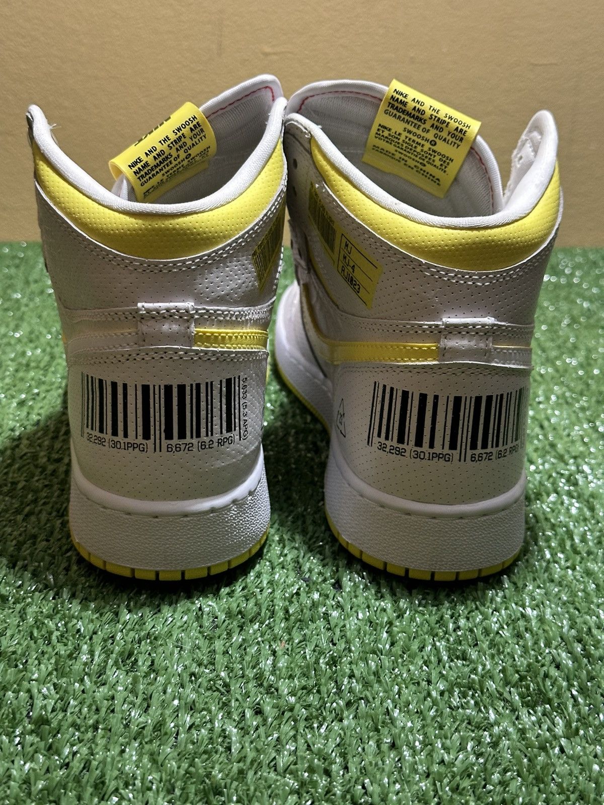Jordan Brand × Nike Nike Jordan 1 High Retro ‘First Class Flight’ Size US 6 / EU 39 - 5 Thumbnail