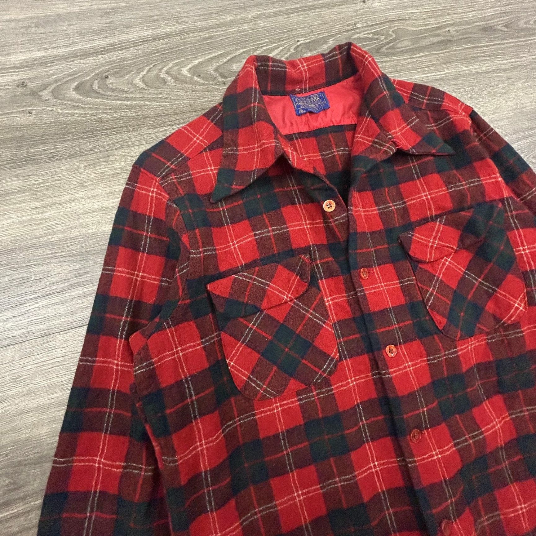 Pendleton VINTAGE Pendleton Board Shirt Mens Large 60s Buffalo Wool Flannel Loop Collar Red Plaid Shirt Mens L Wool 60s Size US L / EU 52-54 / 3 - 4 Thumbnail