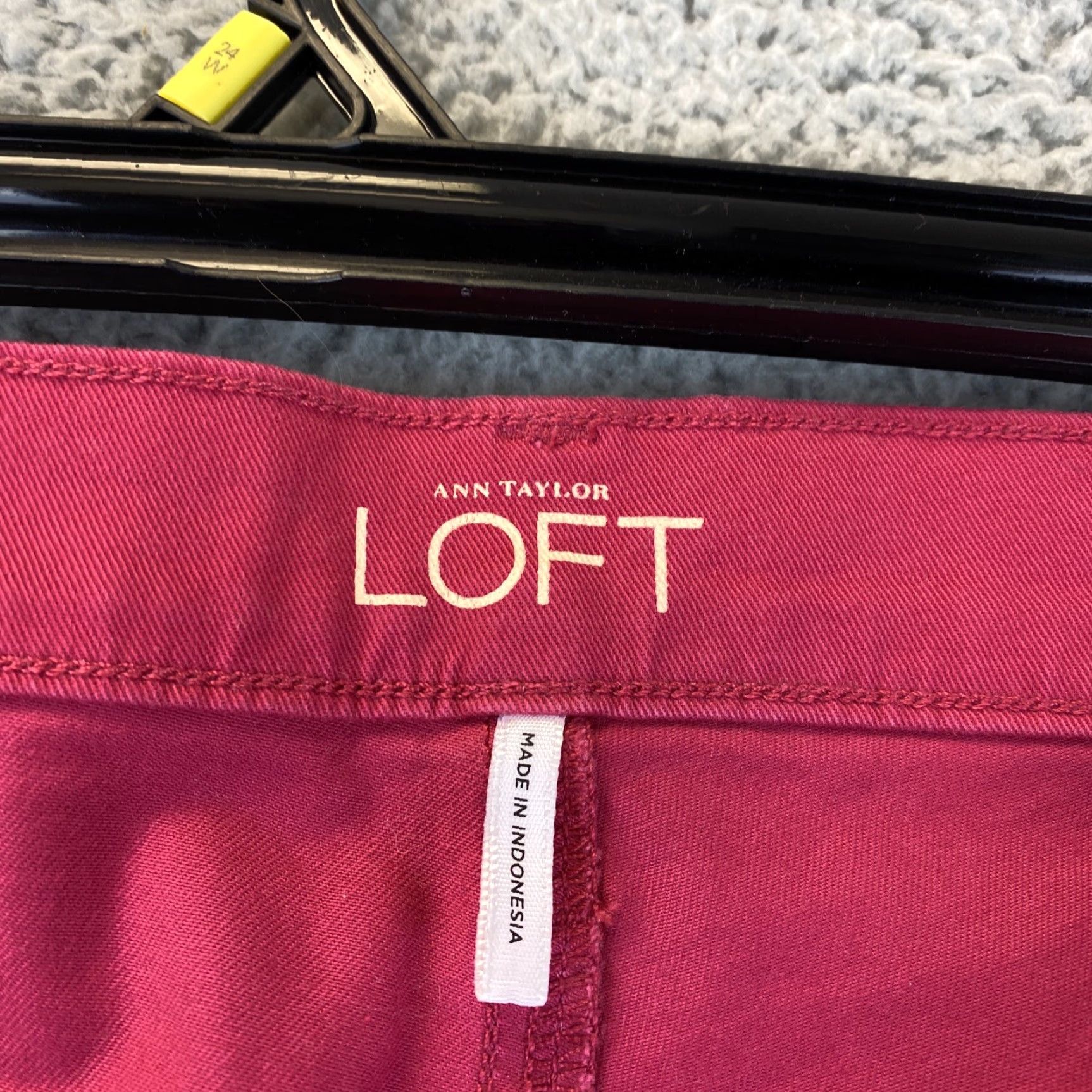 Ann Taylor Ann Taylor Loft Jeans Women Sz 32/14 Modern Straight Fit Stretch Denim Hot Pink 90s Style Size 24" / US 00 / IT 34 - 4 Thumbnail