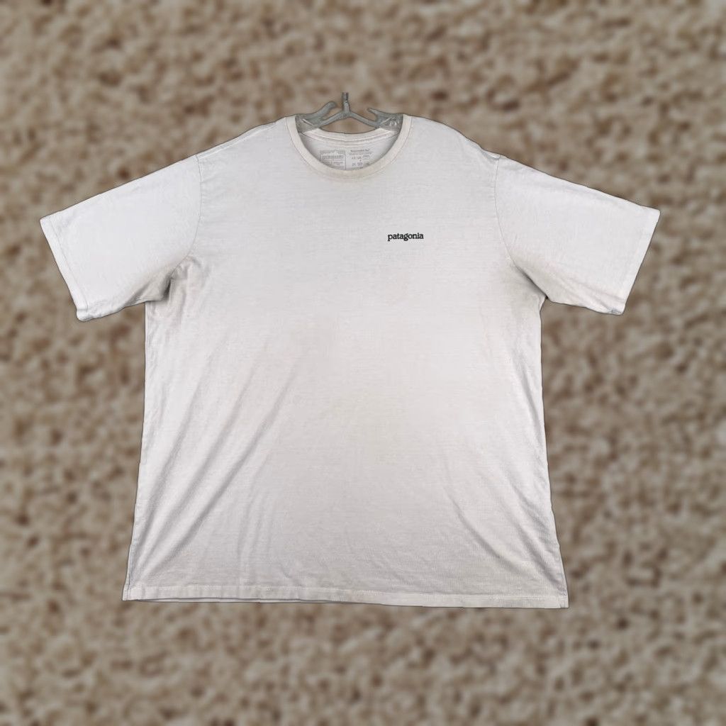 Patagonia Patagonia Shirt Men 2XL White Responsibili-Tee Short Sleeve Cotton Blen Logo Tee USA 2XL Mens Size US XXL / EU 58 / 5 - 1 Thumbnail