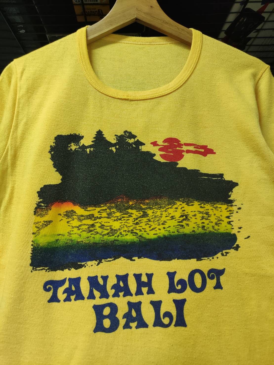 Vintage Vtg 80's Tanah Lot Bali Single Stich T-Shirt Size US S / EU 44-46 / 1 - 1 Thumbnail