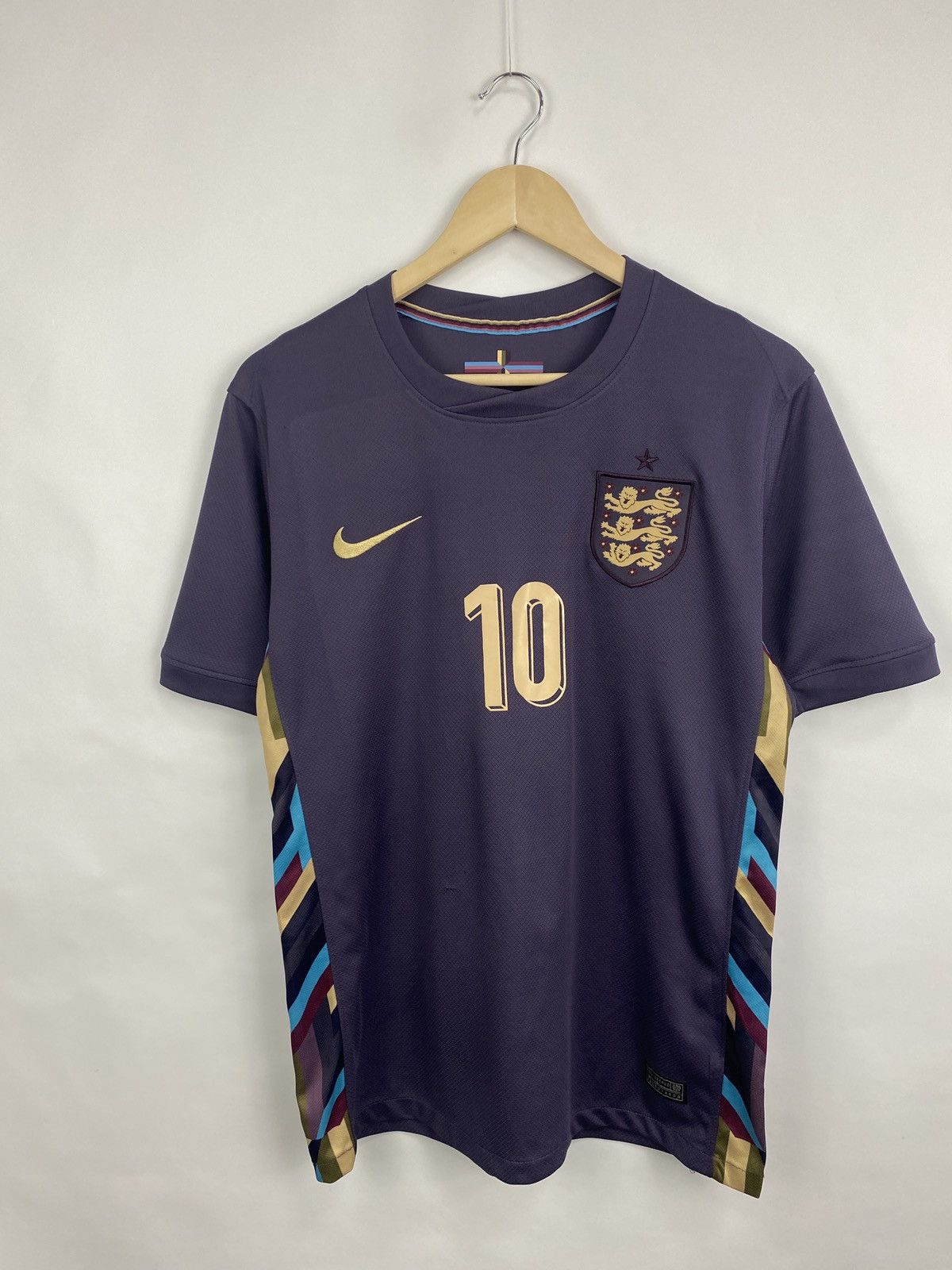 Nike 🏴󠁧󠁢󠁥󠁮󠁧󠁿 2024/25 England Nike Bellingham 10 Soccer Jersey Rare Y2K Size US M / EU 48-50 / 2 - 3 Thumbnail
