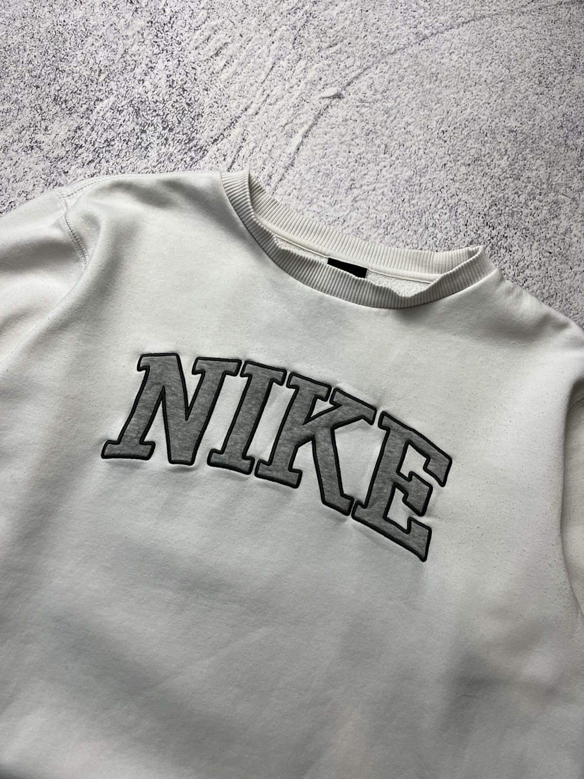 Nike Vintage Nike Big Logo Sweatshirt Y2K Streetwear Size US L / EU 52-54 / 3 - 12 Thumbnail