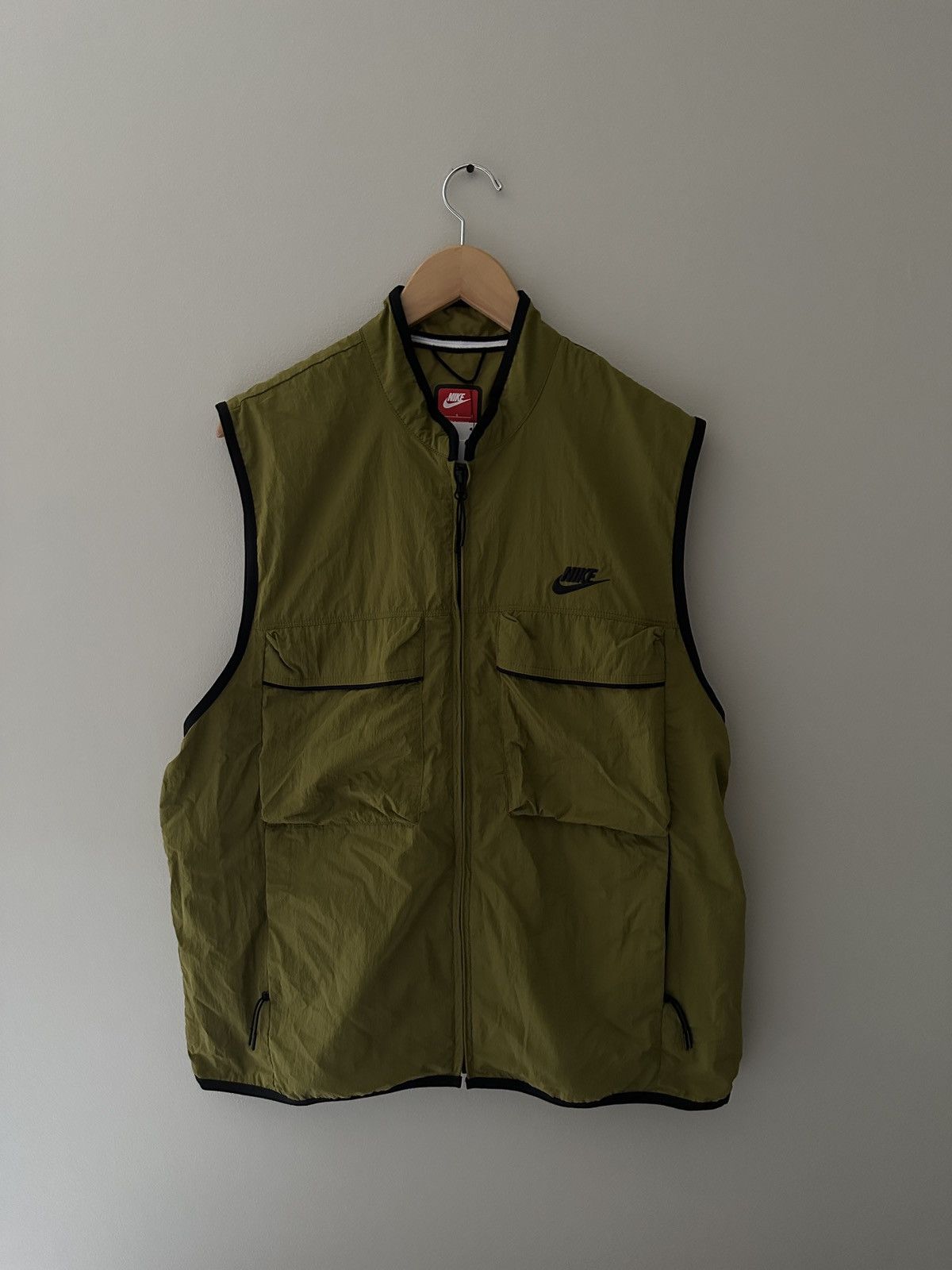 Nike Nike UPF 40+ Sleeveless Vest Large Size US L / EU 52-54 / 3 - 1 Thumbnail