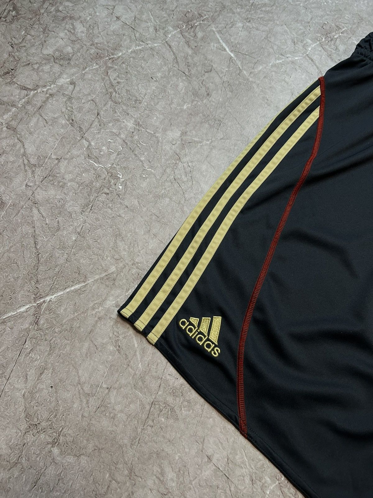 Adidas × Vintage Vintage Liverpool 07/08 ADIDAS Football Shorts Size US 32 / EU 48 - 6 Thumbnail