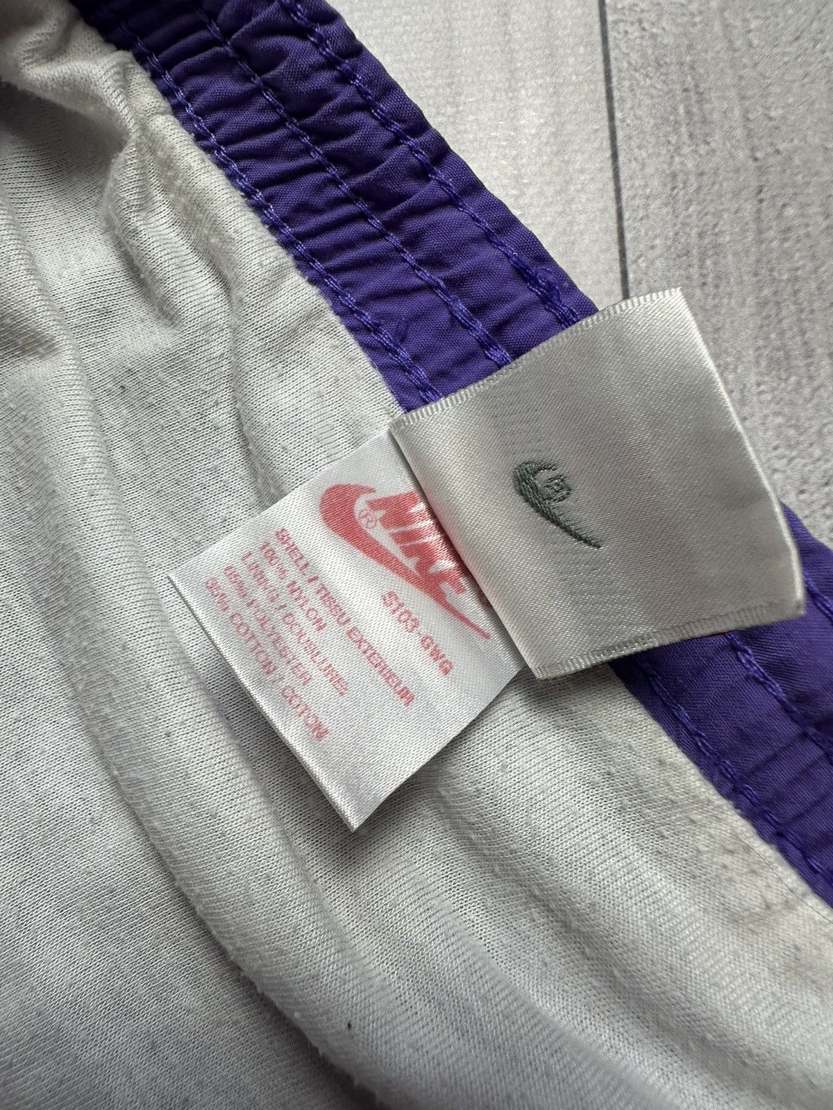 Nike × Vintage Vintage Nike logo shorts purple rare size L Size US 34 / EU 50 - 5 Thumbnail