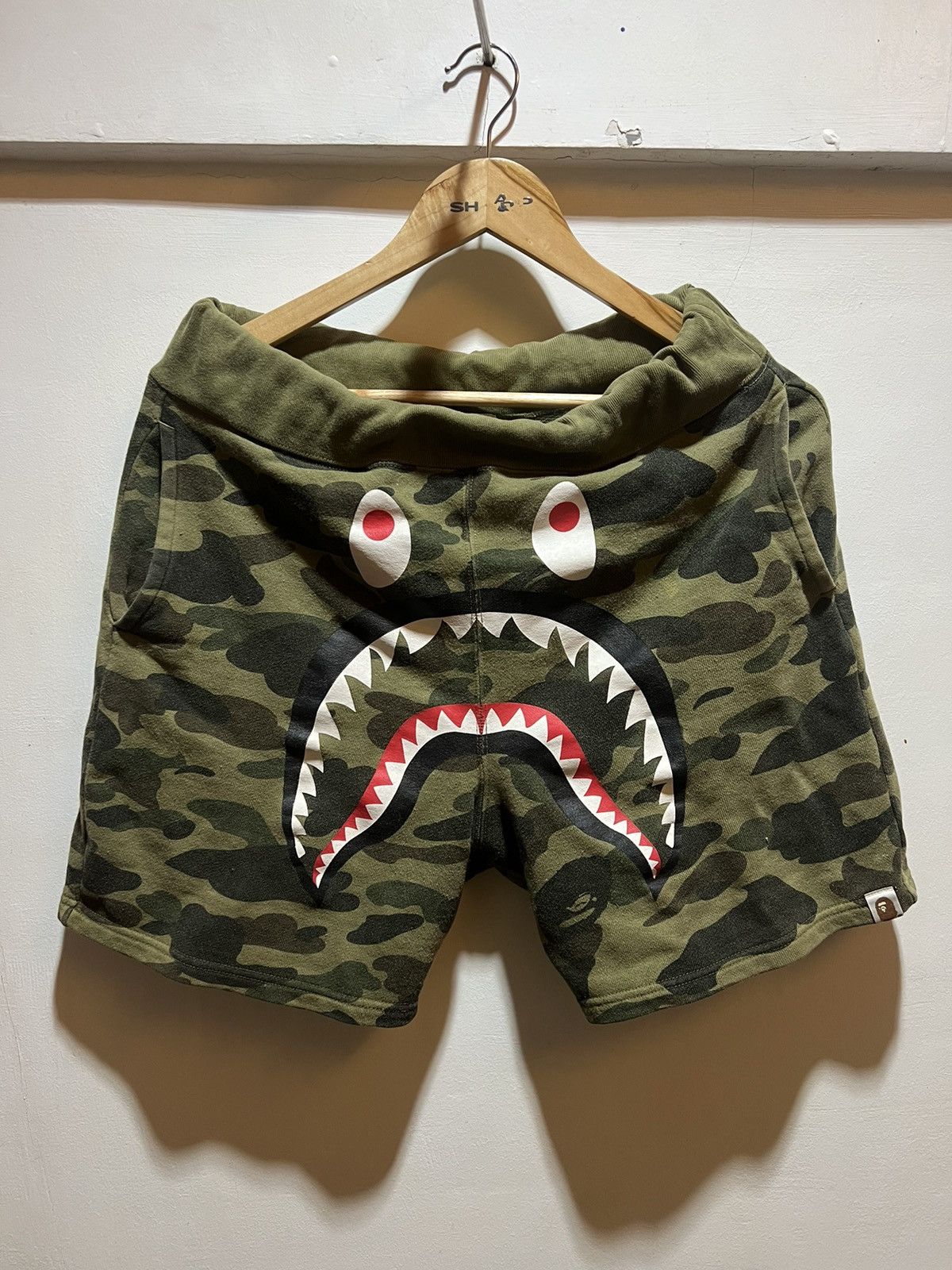 Bape Bape shark camo shorts Size US 30 / EU 46 - 1 Thumbnail
