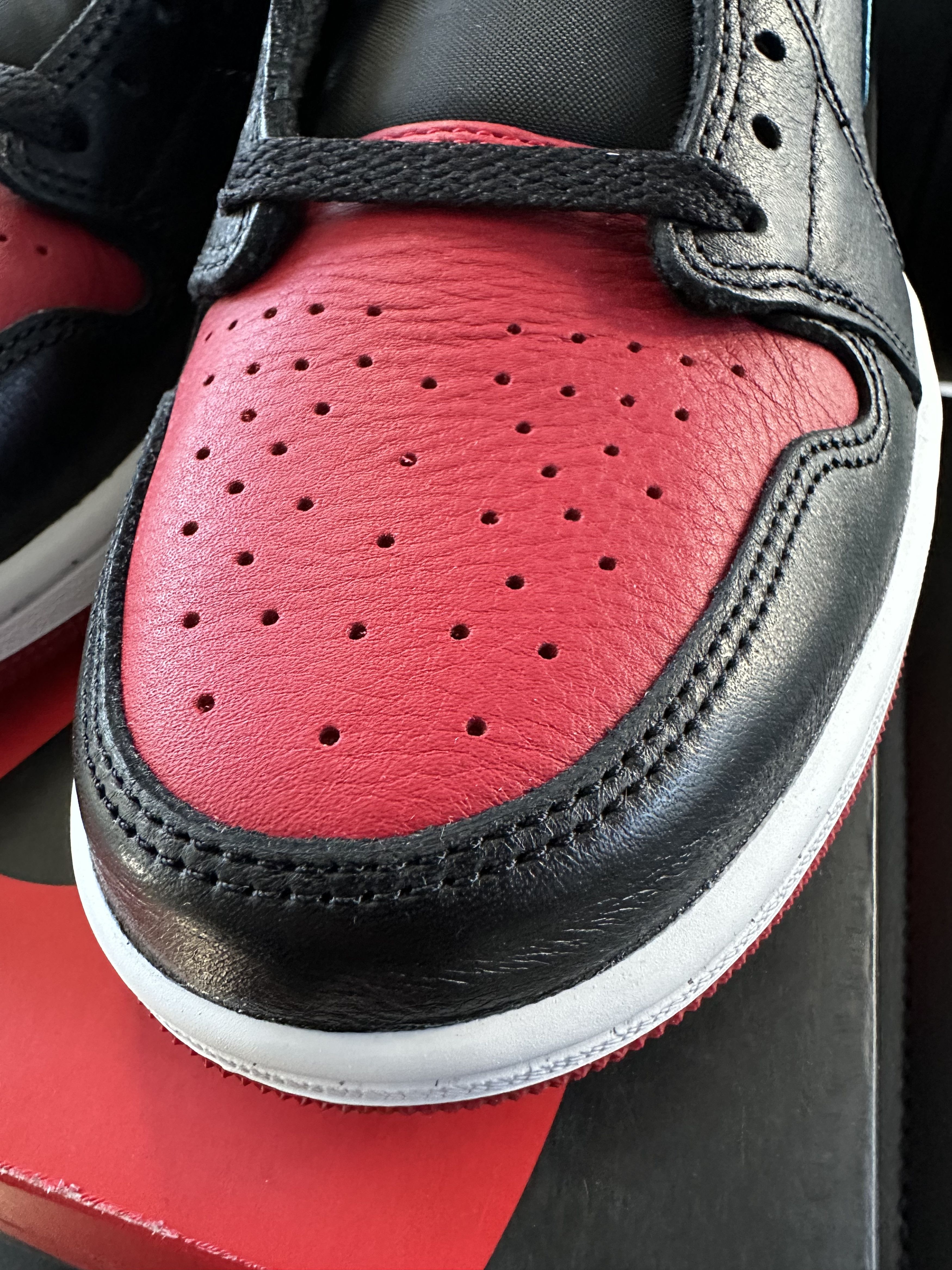 Jordan Brand × Nike WMNS JORDAN 1 RETRO LOW OG "NC TO CHI" Size US 8 / IT 38 - 3 Thumbnail
