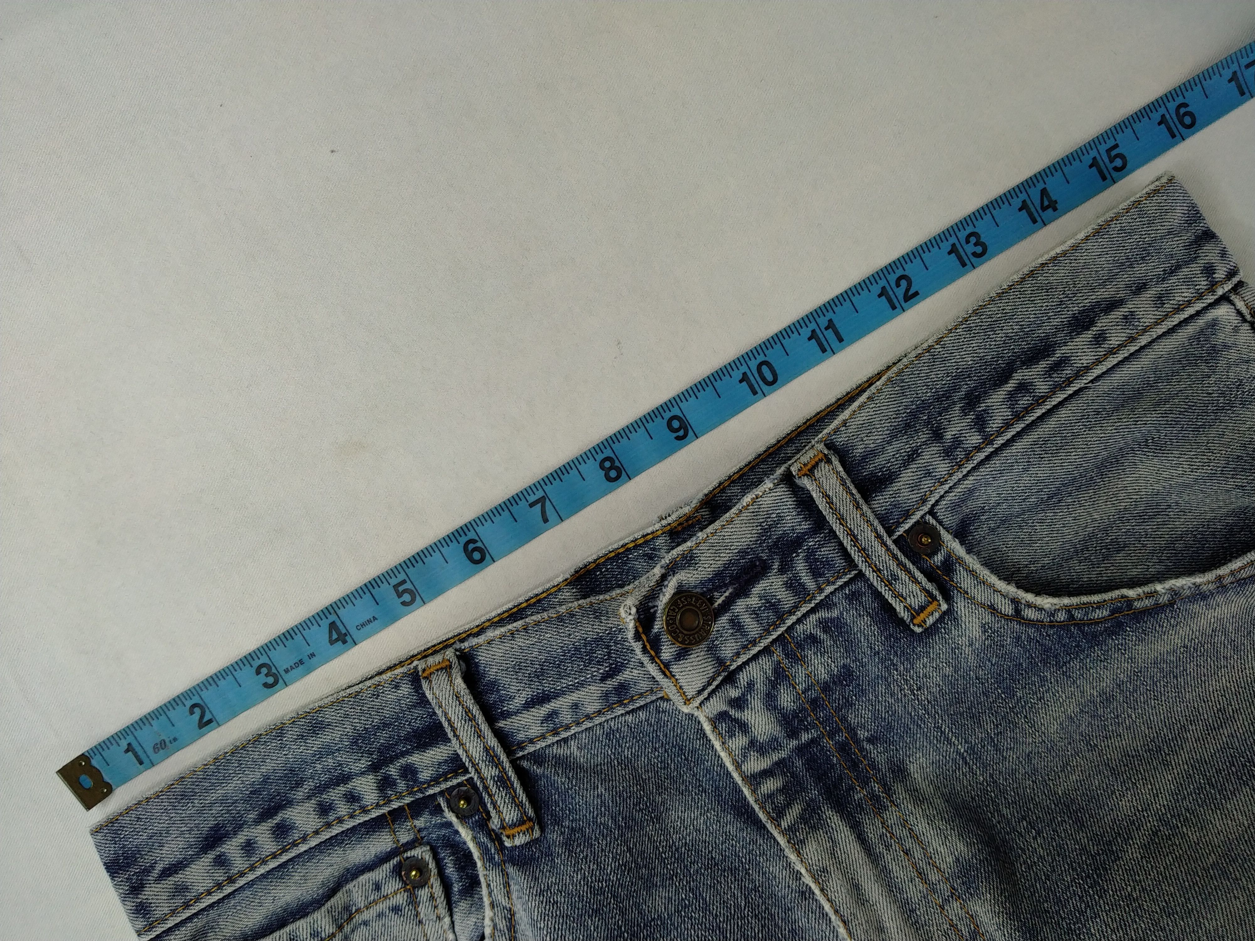 Levi's Light Indigo Vintage Levi's 505 Jeans 31x27 Denim -JN875 Size US 31 - 5 Thumbnail
