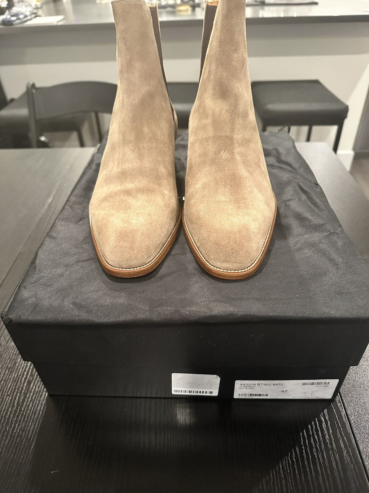 Yves Saint Laurent Wyatt Chelsea Boots Suede Tobacco Size US 9 / EU 42 - 1 Thumbnail