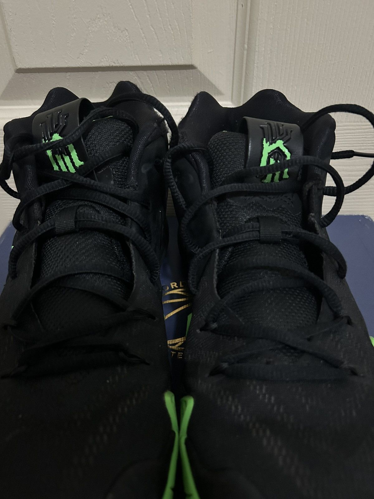 Nike Kyrie 4 Halloween Size US 9.5 / EU 42-43 - 5 Thumbnail