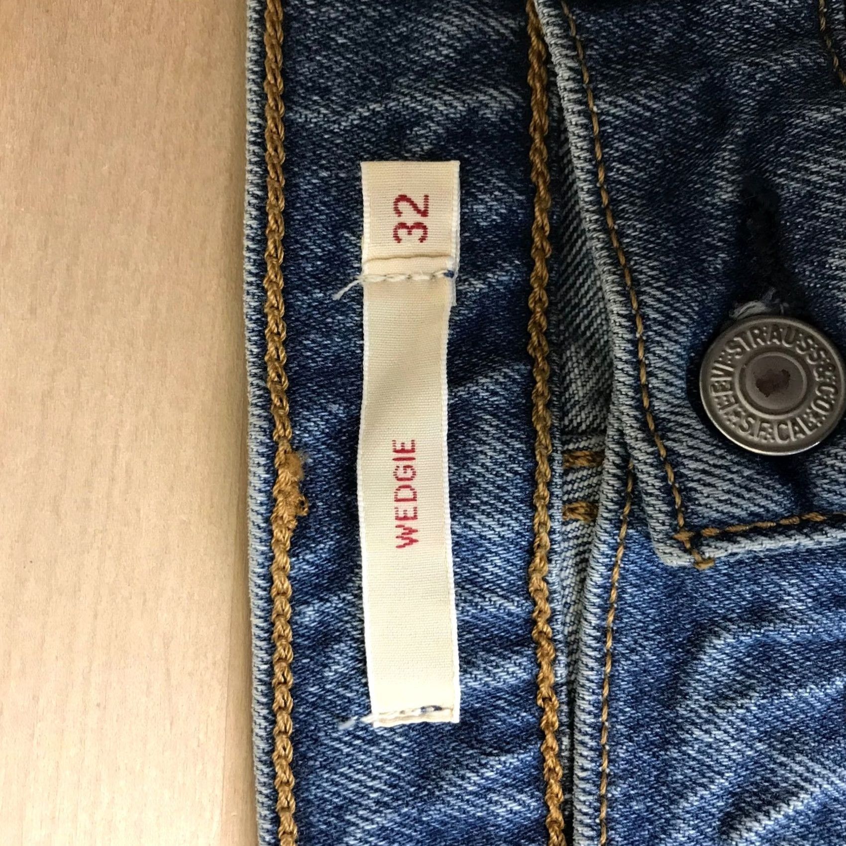 Vintage Levi's Premium Wedgie Fit Jeans High Rise Tapered Leg Medium Wash Blue 32 Womens Size 24" / US 00 / IT 34 - 7 Thumbnail